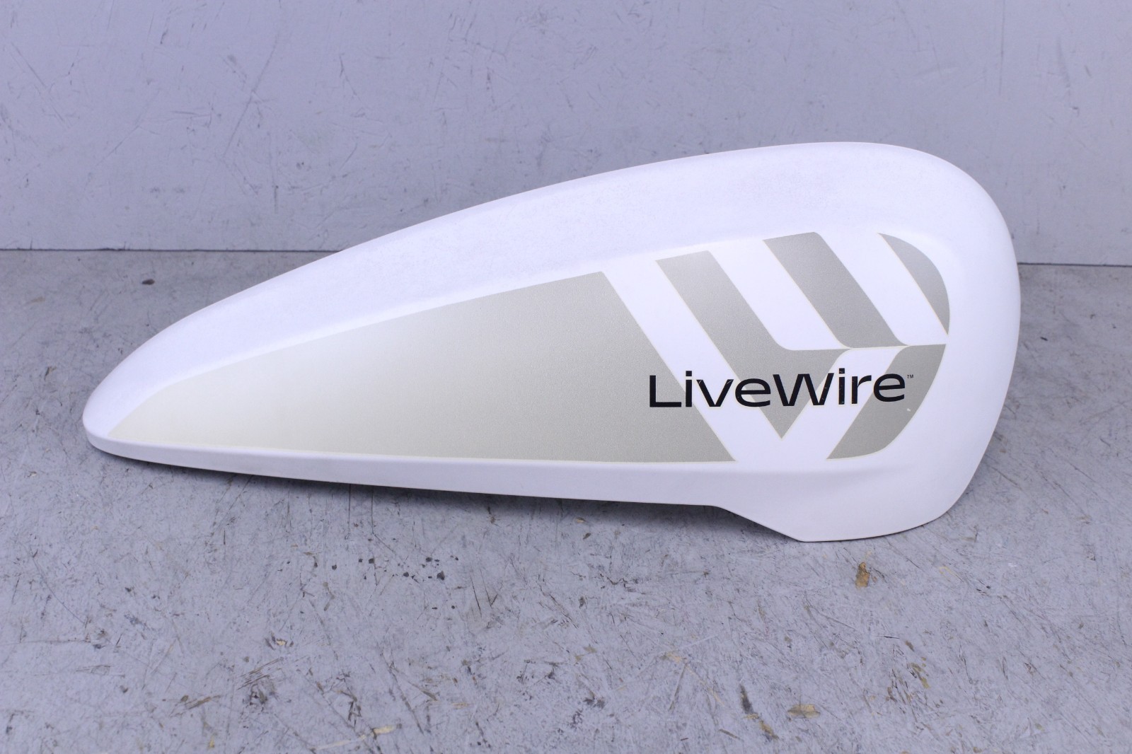 Harley-Davidson Live Wire One Right Top Cover Horizon White 21-23 61301300EWH Harley-Davidson Live Wire One Right Top Cover Horizon White 21-23 61301300EWH