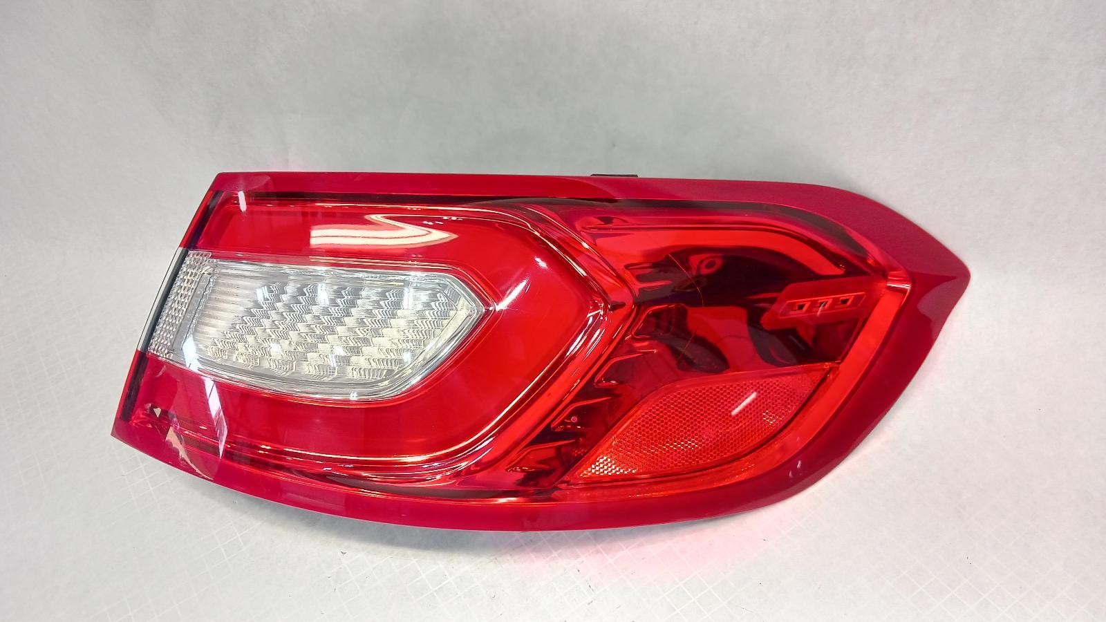 \'16-\'18 LINCOLN MKX Right passenger outer Taillight OEM 6 Month Wnty