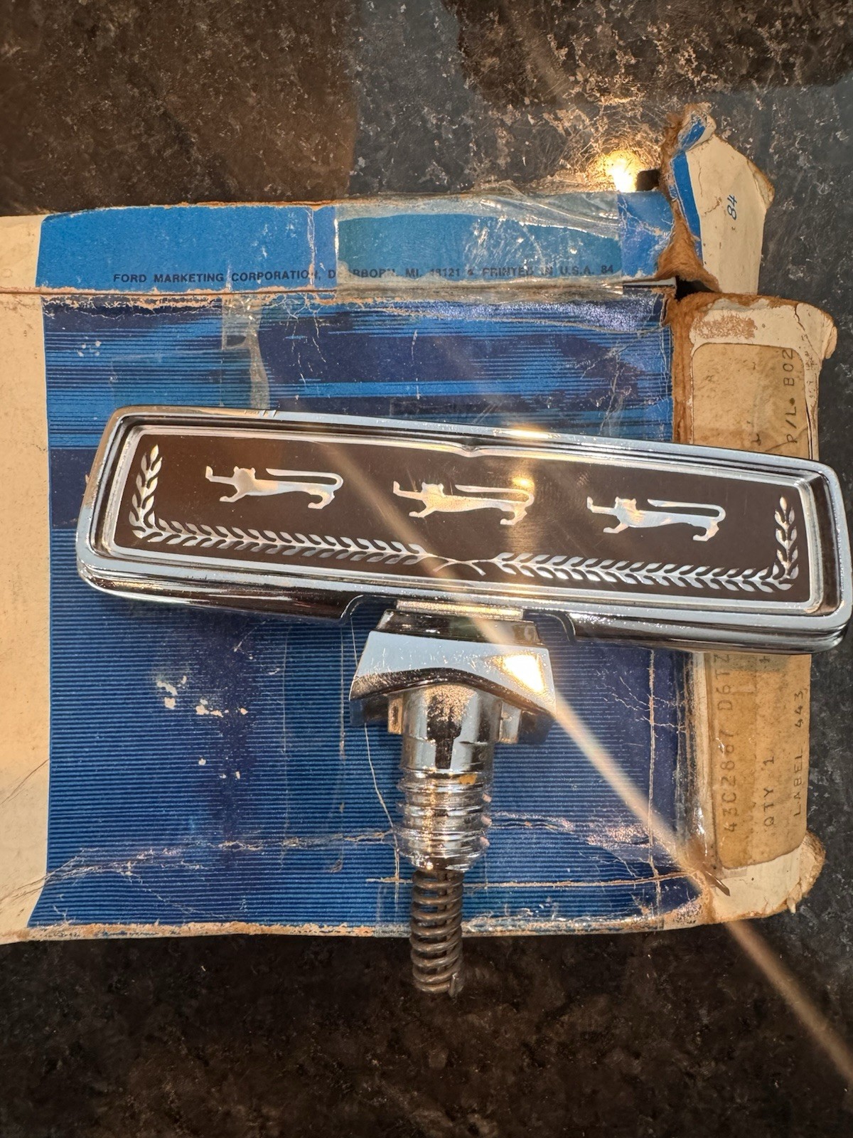 NOS 1976-1979 FORD TRUCK F SERIES HOOD ORNAMENT ASSY D6TZ NOS 1976-1979 FORD TRUCK F SERIES HOOD ORNAMENT ASSY D6TZ