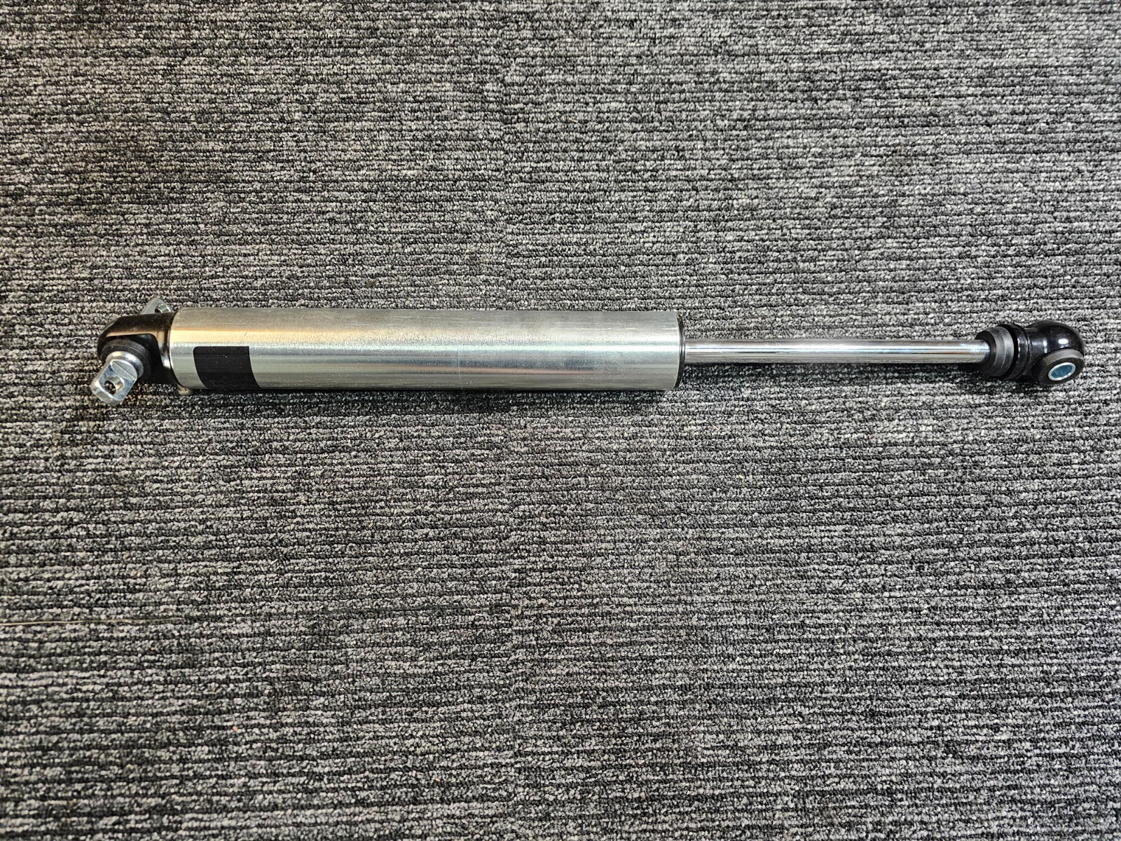 Mammoth Pro-Series Nitrogen Charged Rear Shock For Jeep Wrangler