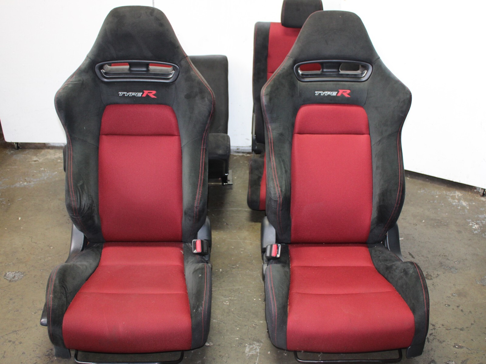 JDM 2007-2011 HONDA CIVIC FN2 TYPE-R RECARO SEATS WITH RAILS COMPLETE SET