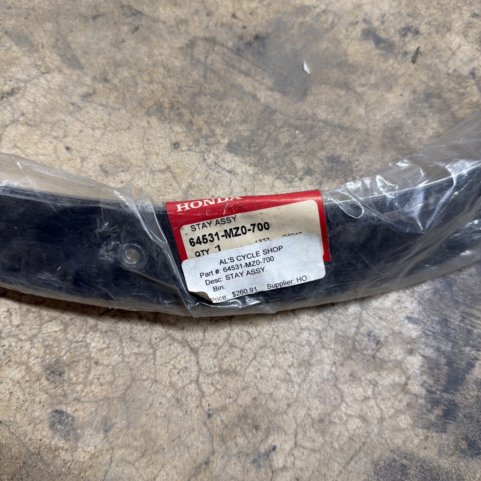 Nos Honda Genuine OEM Stay Assy Motorcycle Replacement Part 64531-MZ0-700