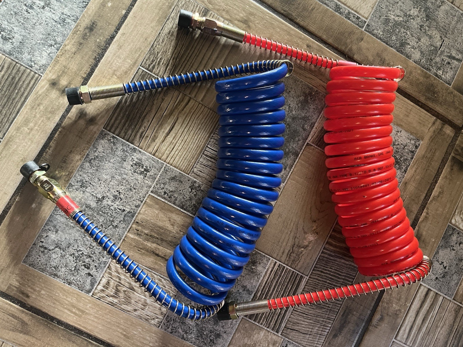 15\' Red and Blue Coiled Air Line Hose Set - Trailer Brake -1/2\ 15\' Red and Blue Coiled Air Line Hose Set - Trailer Brake -1/2\