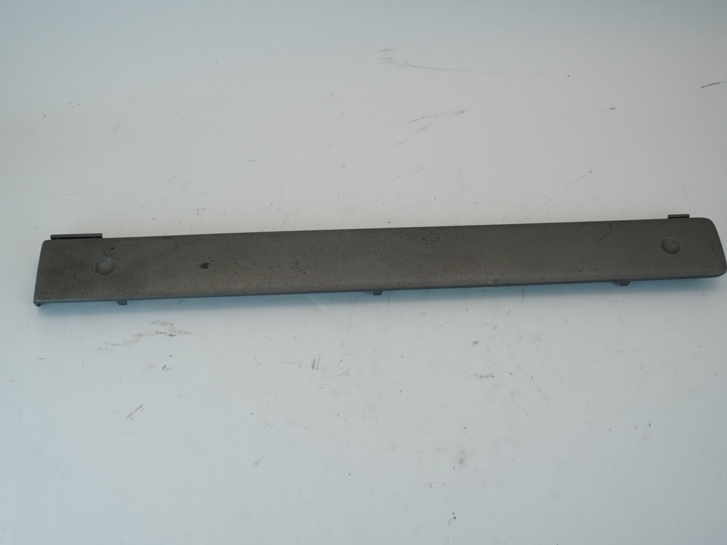 2002 - 2004 Nissan Frontier / Xterra Passengers Dash Trim 68412-7Z800 Silver