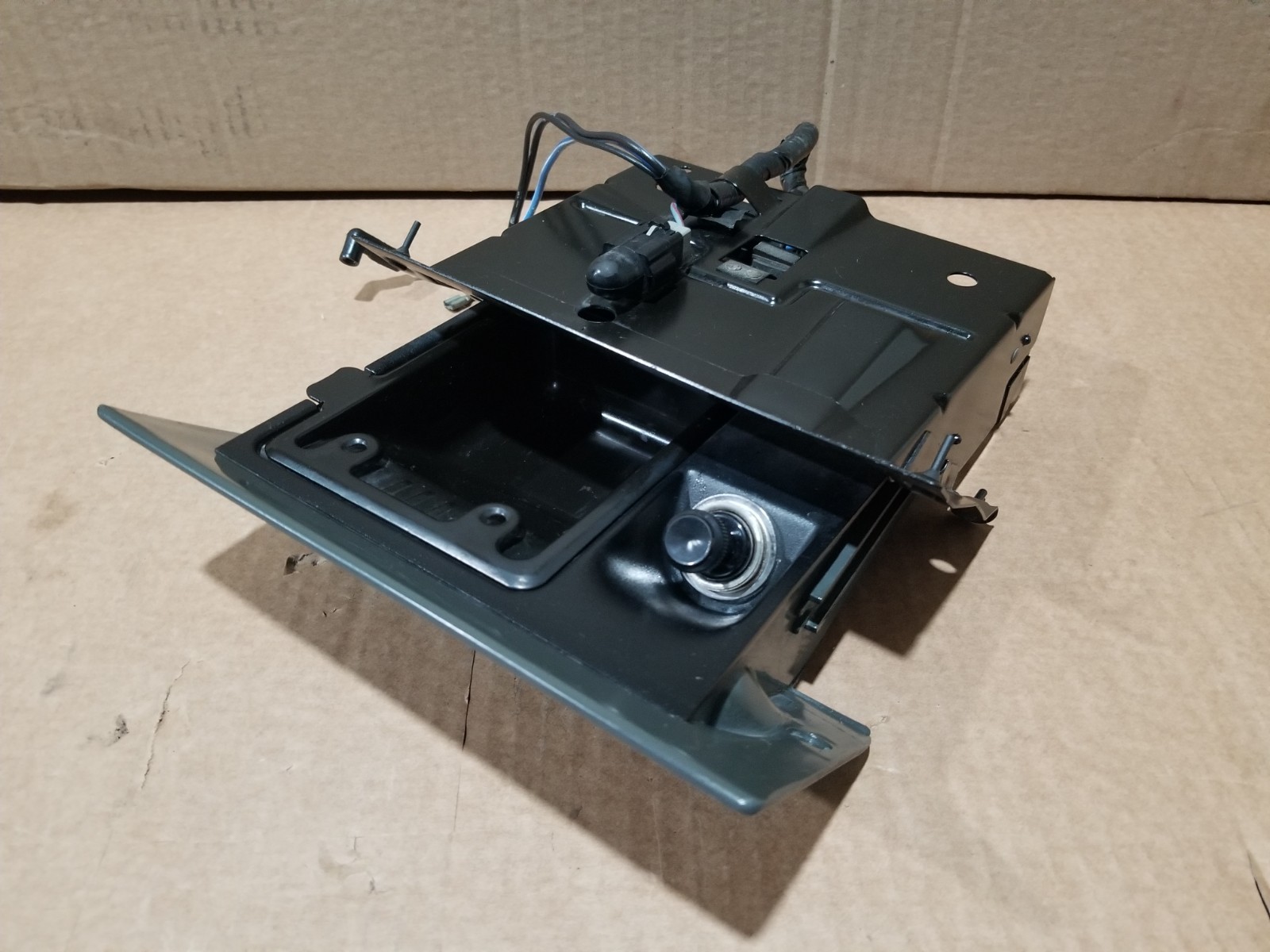 92-96 97 Ford Pickup Truck Bronco Dash Ash Tray Ashtray Dark Gray NON SMOKER