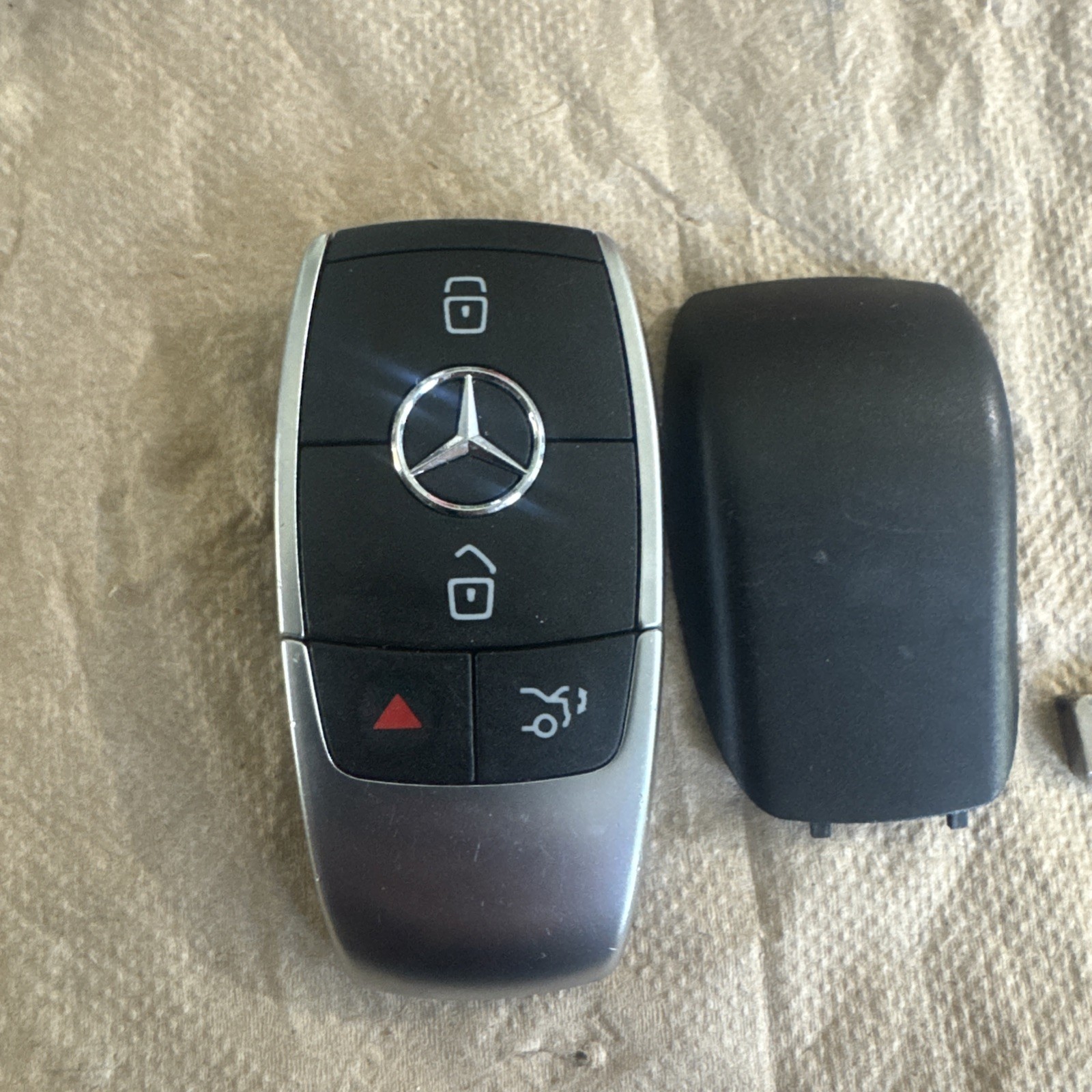 2020 - 2026 MERCEDES GLE350 KEYLESS ENTRY SMART REMOTE KEY TRANSMITTER OEM