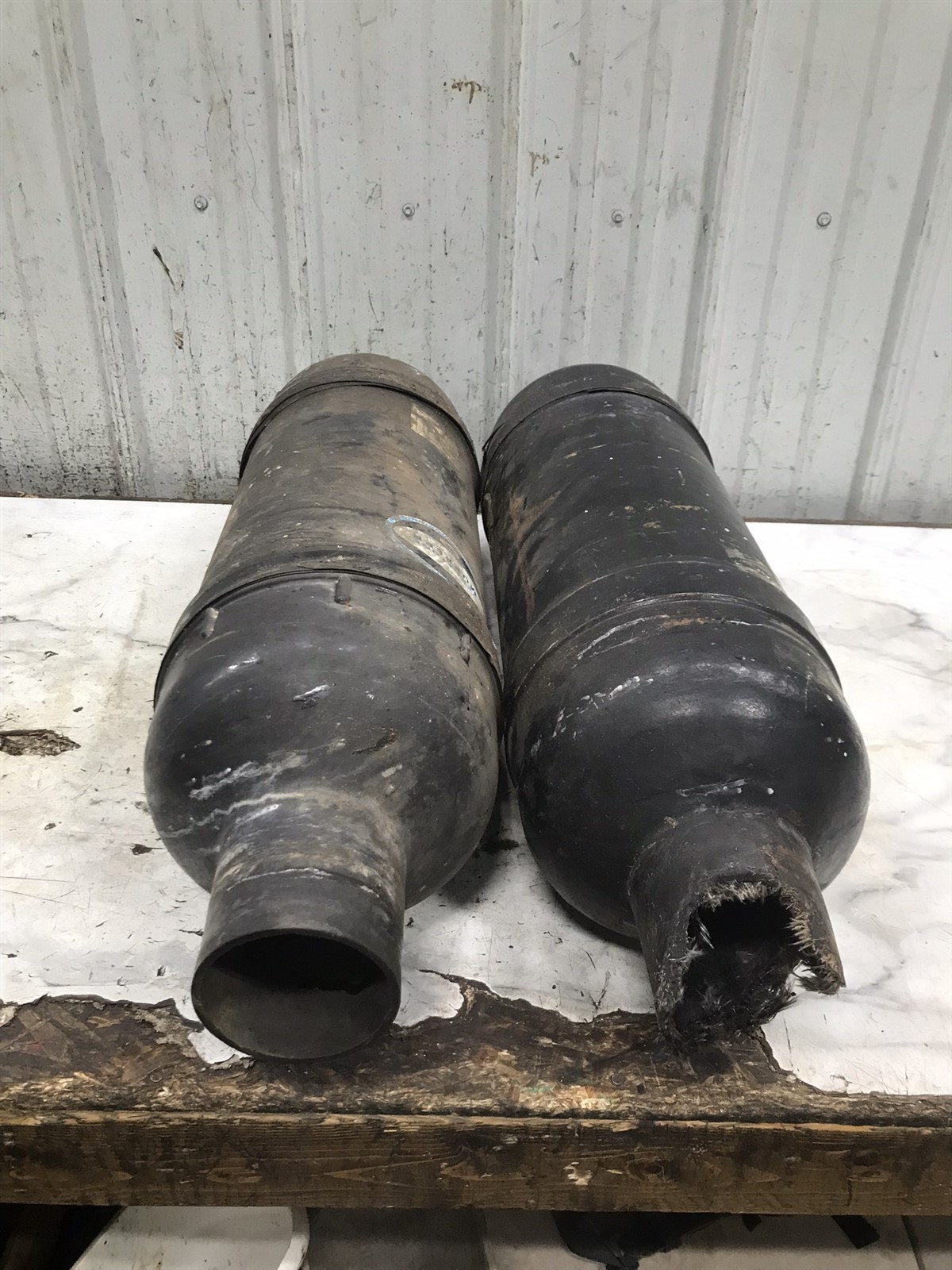 73 Trojan Yachts 440 Boat Vernatone fiberglass Marine muffler exhaust silencers