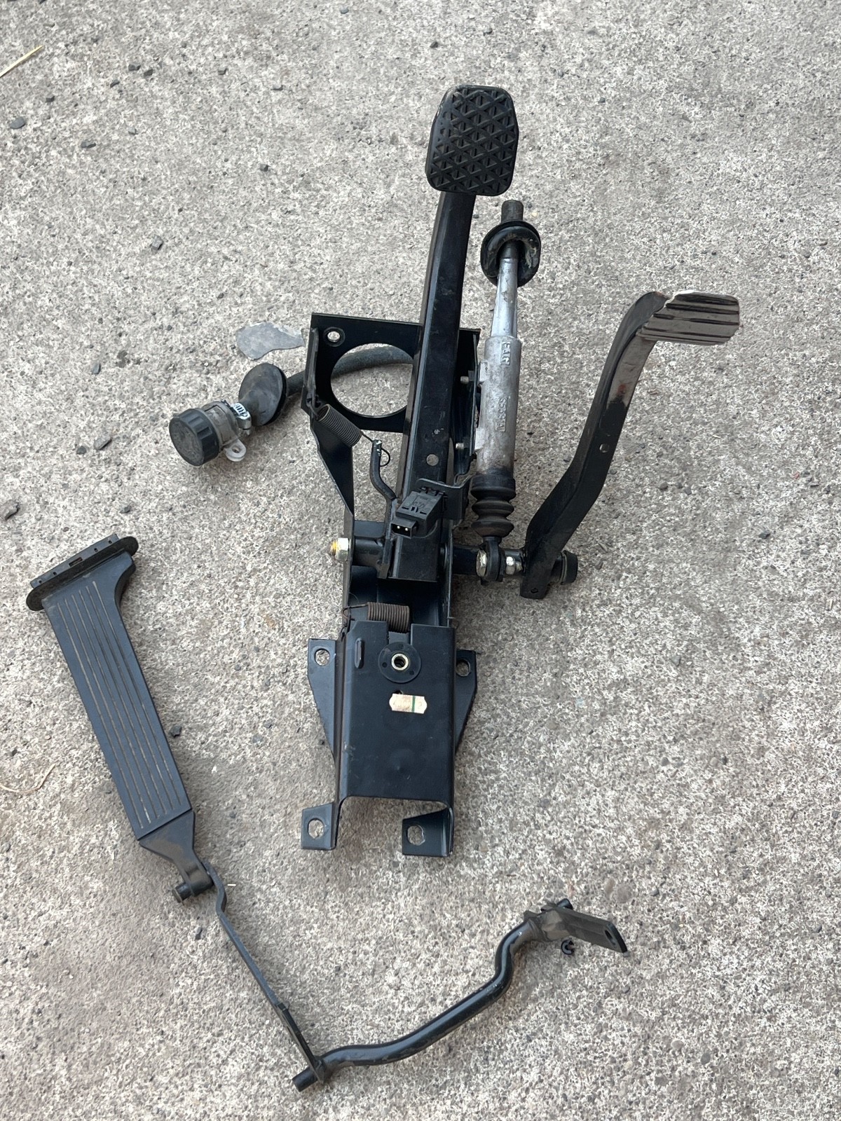 1988 - 1991 OEM BMW E30 Late Model Clutch Pedal Assembly 1988 - 1991 OEM BMW E30 Late Model Clutch Pedal Assembly