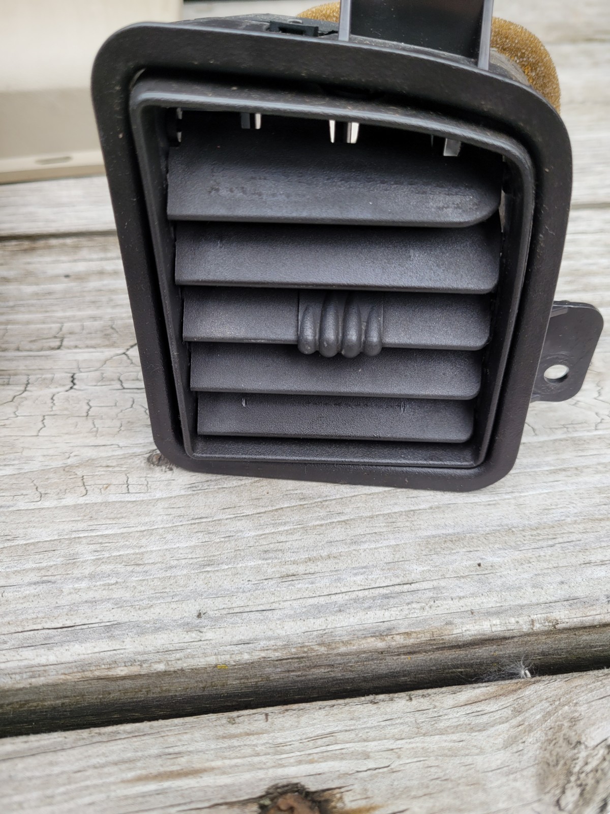 2001-06 GMC YUKON SUBURBAN DRIVER LEFT AC AIR VENT 15707609