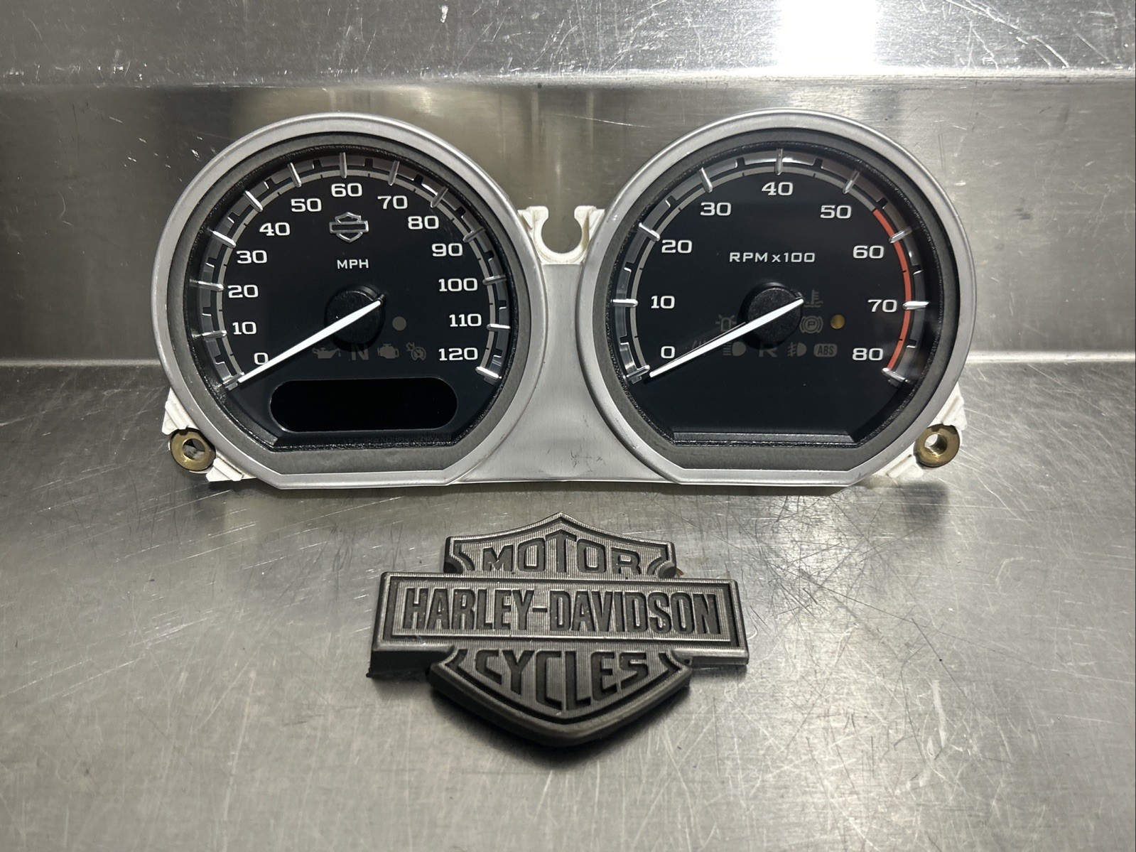 Harley Davidson OEM 2014-2023 Touring CVO Speedometer Tachometer 70900293B H21