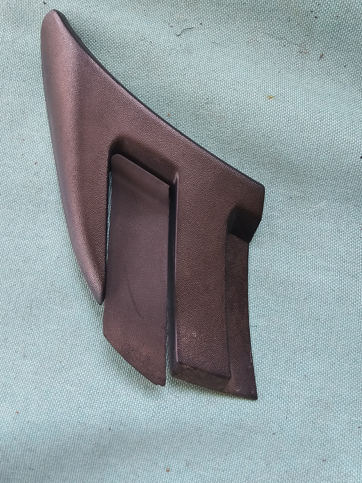 99-06 Chevy GMC Tahoe Denali Escalade RH Cowl Trim Antenna Delete OEM Passenger