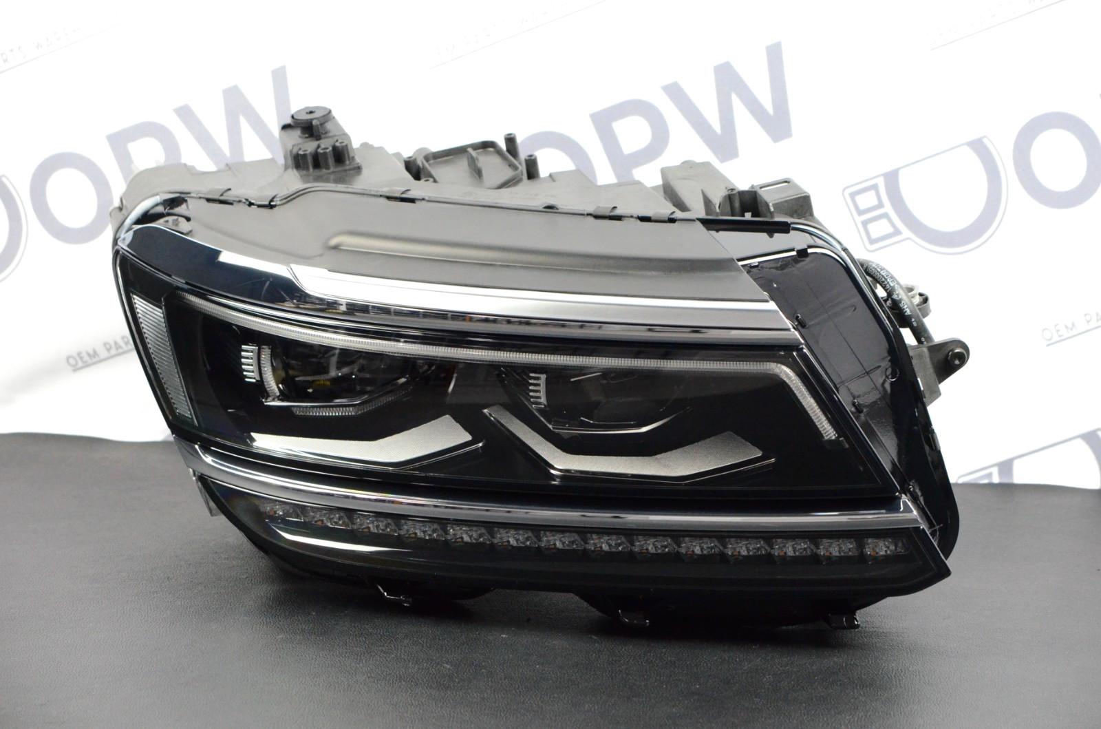 Perfect Genuine 2018-2021 Volkswagen Tiguan LED Headlight Right RH Side OEM