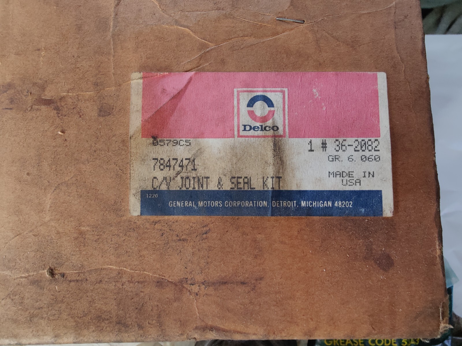 NOS OEM 1982-84 Cadillac Oldsmobile front outer CV Joint kit Delco 7847471