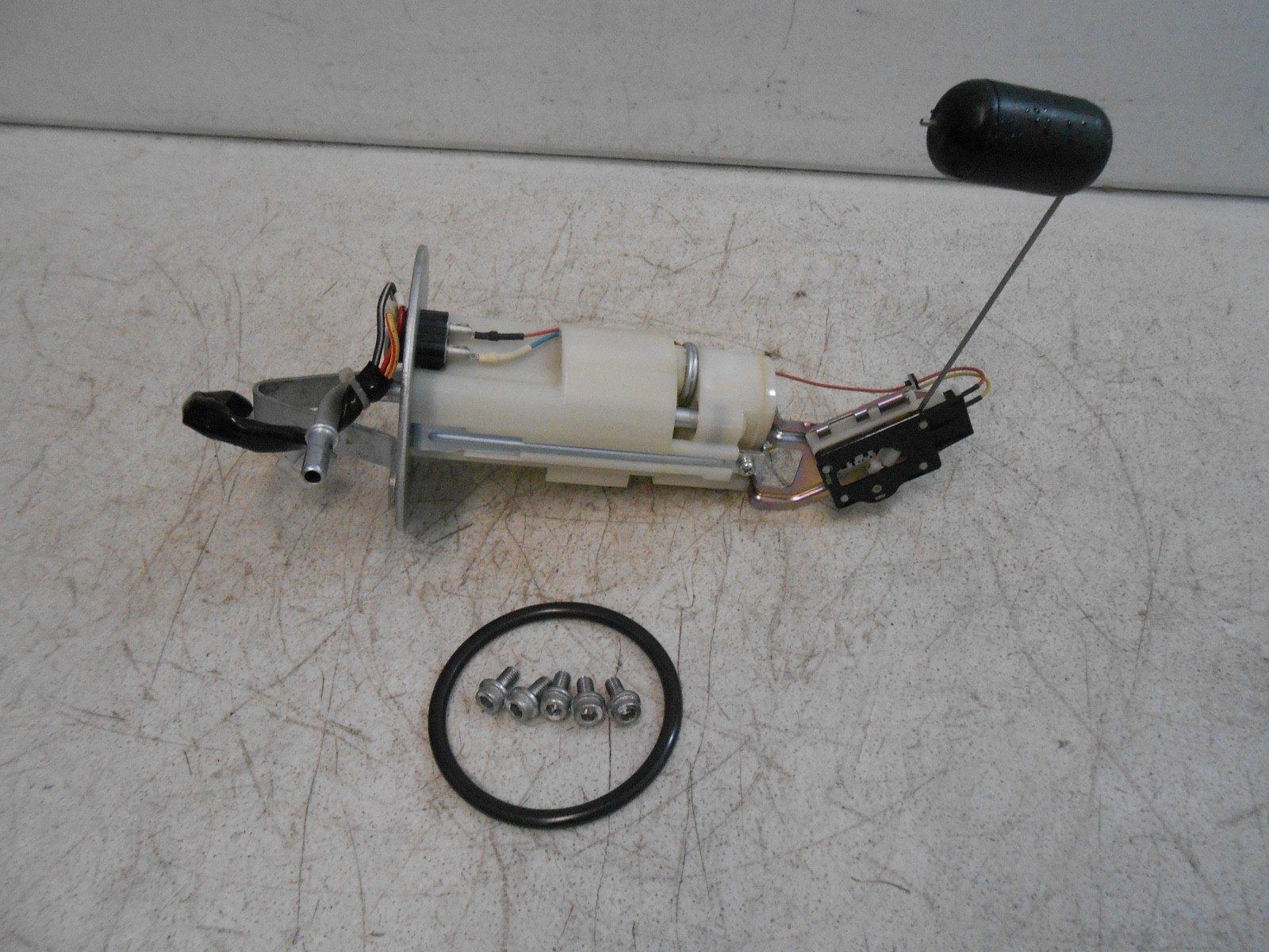11-25 2011-2025 (2021) Suzuki GSXR 750 GSXR750 Fuel Pump Gas Sending Unit OEM 11-25 2011-2025 (2021) Suzuki GSXR 750 GSXR750 Fuel Pump Gas Sending Unit OEM