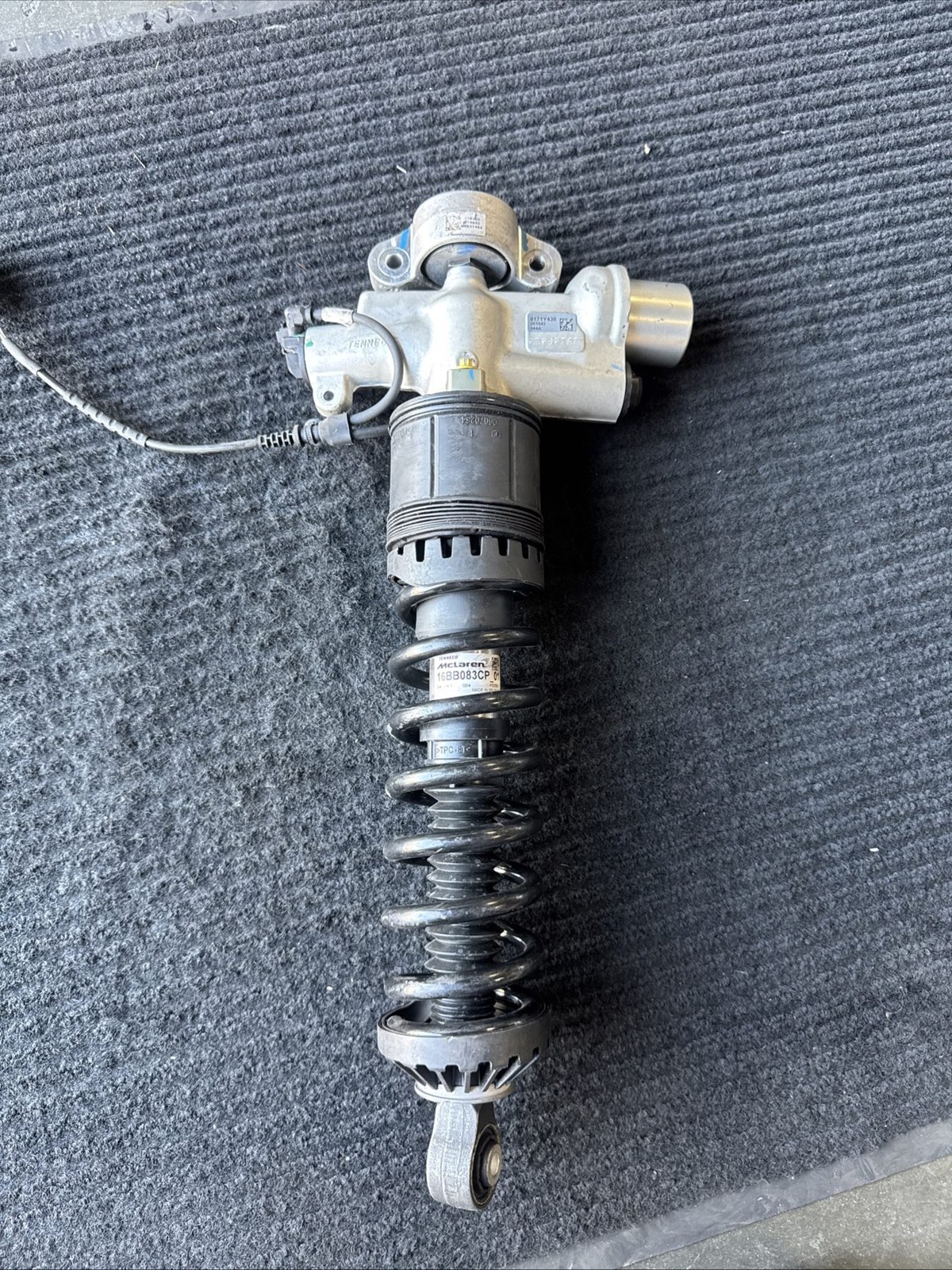 2025-2026 McLaren Artura Front Right Suspension Strut w/ Lift OEM 16BB083CP 2025-2026 McLaren Artura Front Right Suspension Strut w/ Lift OEM 16BB083CP