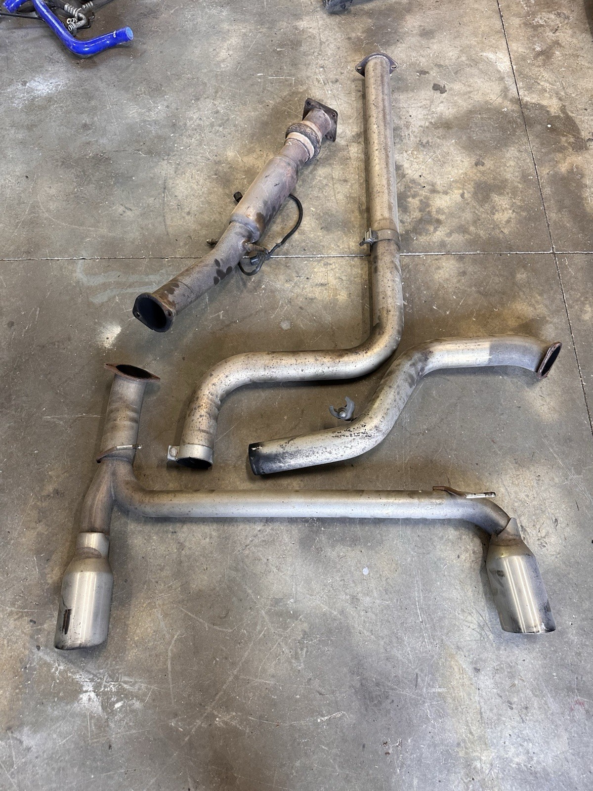 03-05 Dodge Neon SRT-4 2.4T Catback Exhaust System Dual Oval Upower Tips USED 03-05 Dodge Neon SRT-4 2.4T Catback Exhaust System Dual Oval Upower Tips USED