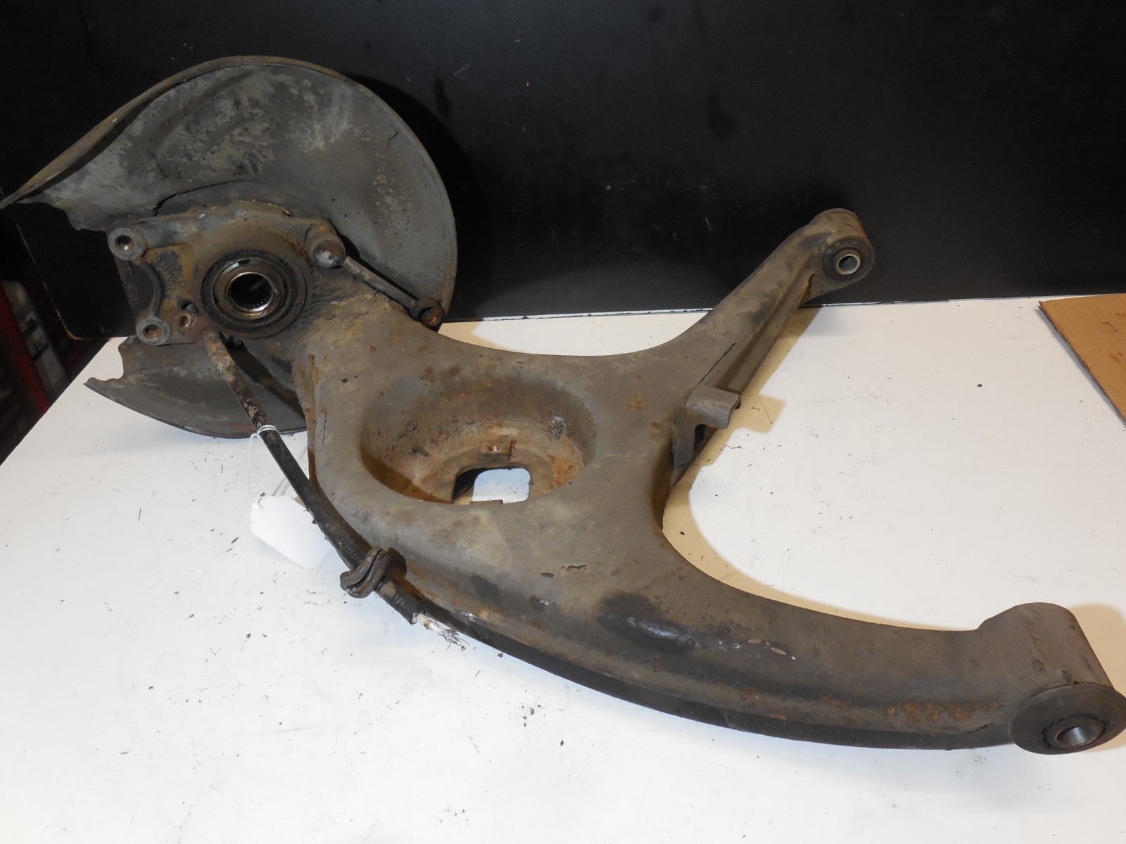 Left Trailing Control Arm Hub 1153571205 1973-1980 Mercedes W116 280SE 450SL