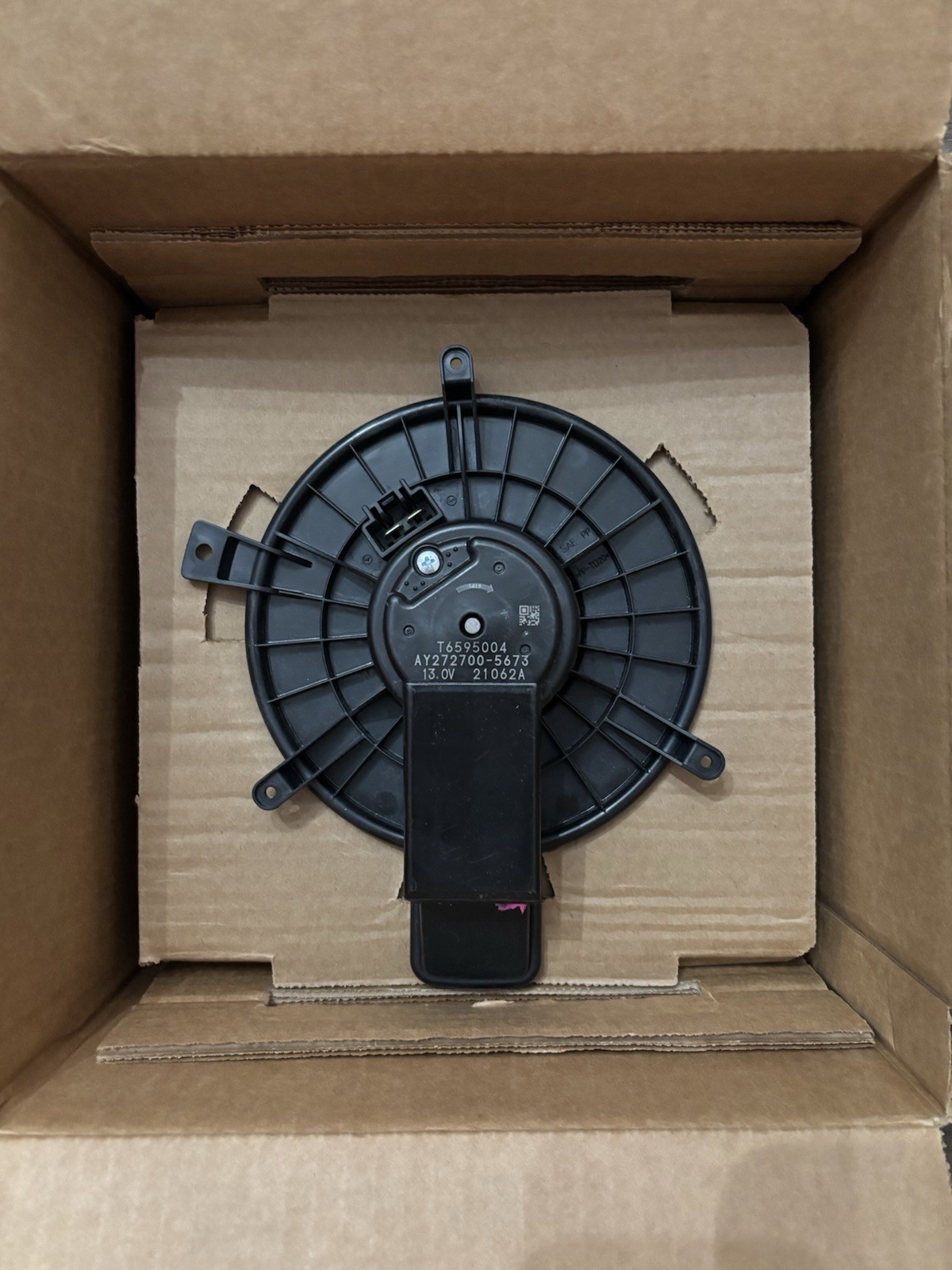 Mopar 6807 9477AB, HVAC MOTOR BLOWER WITH WHEEL Mopar 6807 9477AB, HVAC MOTOR BLOWER WITH WHEEL