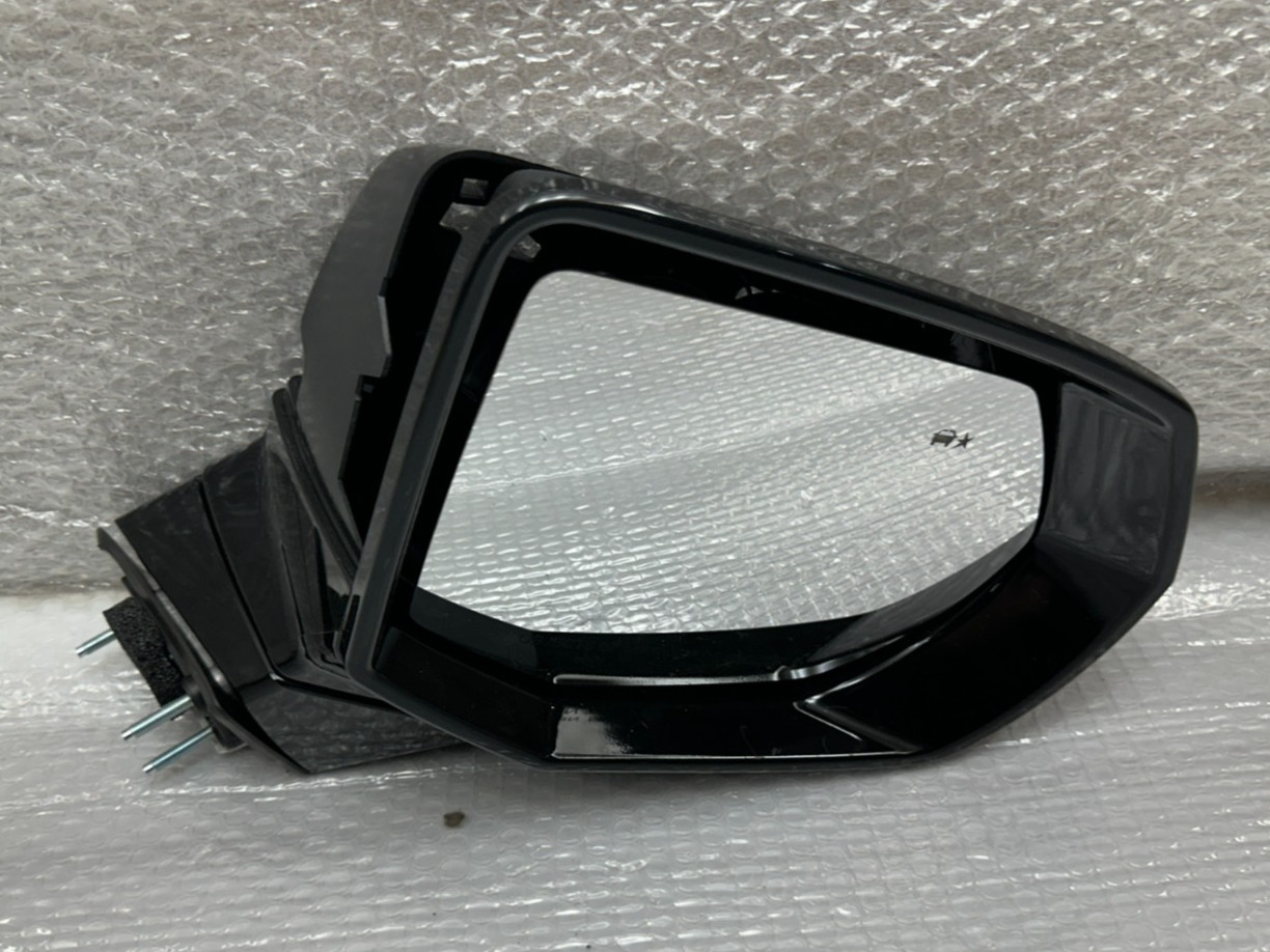 2021-2024 CHEVROLET TAHOE SUBURBAN RIGHT RH MIRROR BLIND SPOT BLACK AFTERMARKET 2021-2024 CHEVROLET TAHOE SUBURBAN RIGHT RH MIRROR BLIND SPOT BLACK AFTERMARKET