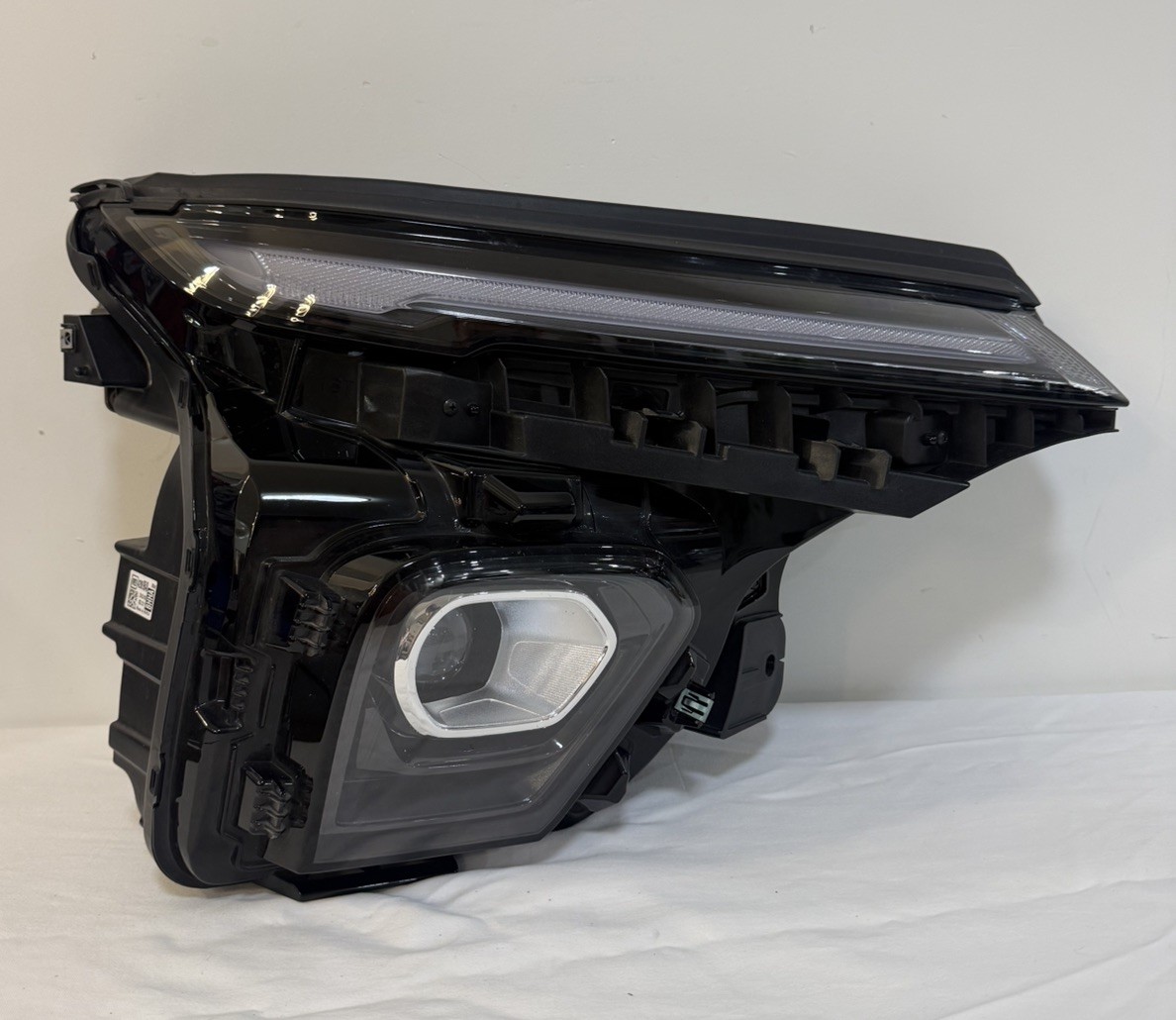 2024-2025 Chevy Trailblazer LED Headlight OEM RH Passenger Side 42889648