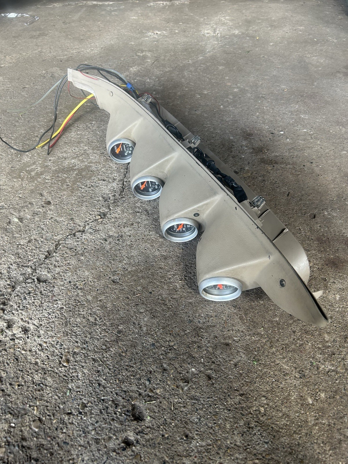 1999-07 FORD F250/350 SUPER DUTY BEIGE QUAD A PILLAR GAUGE POD 1999-07 FORD F250/350 SUPER DUTY BEIGE QUAD A PILLAR GAUGE POD