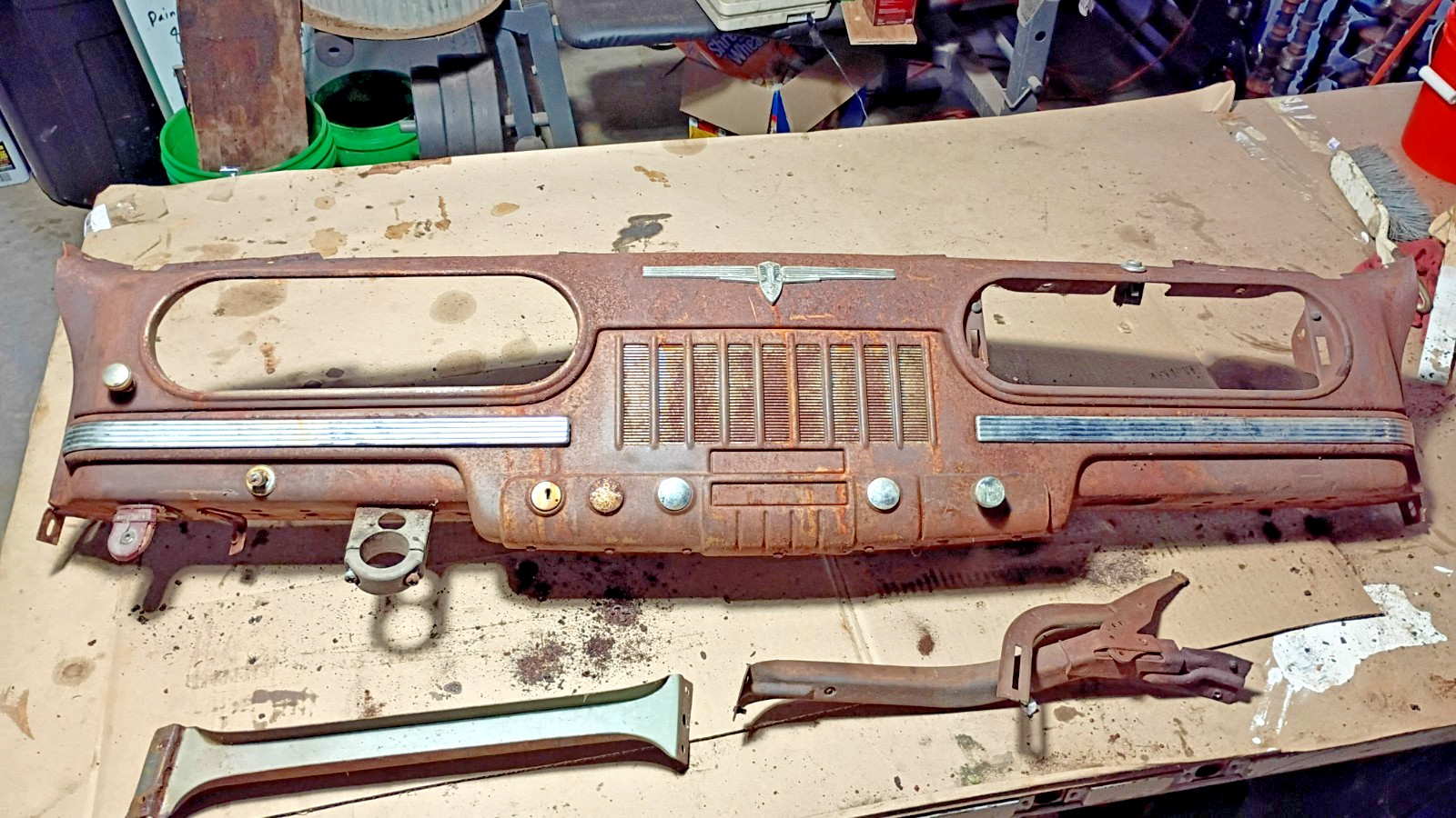 1941-1948 Oldsmobile all cars dashboard, complete no gauges 1941-1948 Oldsmobile all cars dashboard, complete no gauges