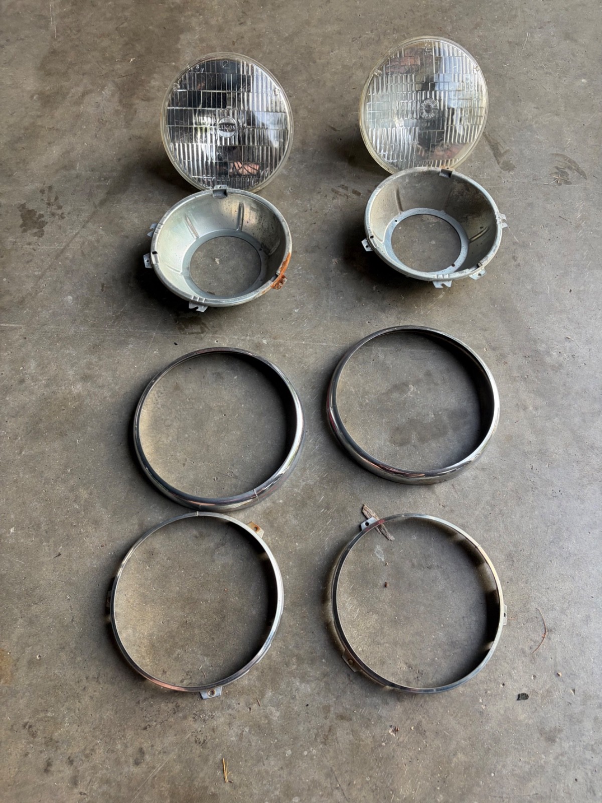 Vintage Pair MG MGB Austin Healey Triumph Headlight Bezels O Vintage Pair MG MGB Austin Healey Triumph Headlight Bezels O