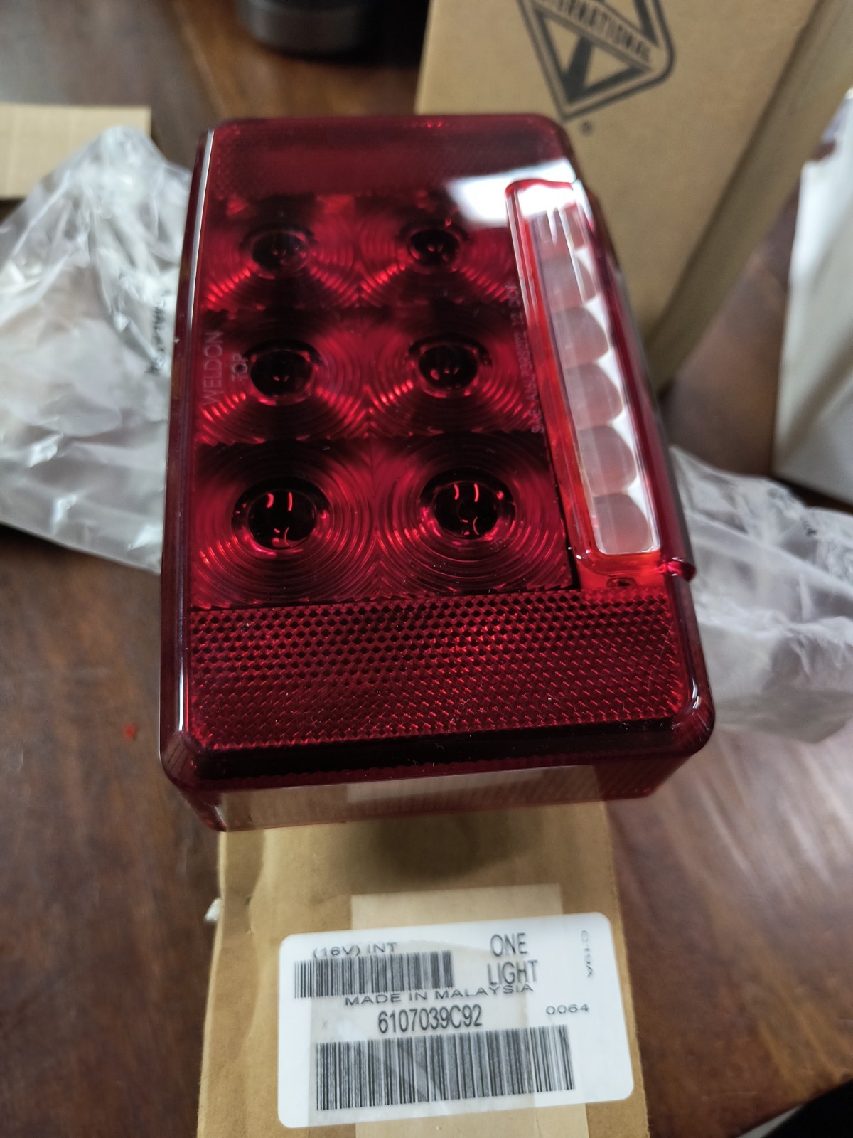 NIB Genuine International 6107016C92 Led Light