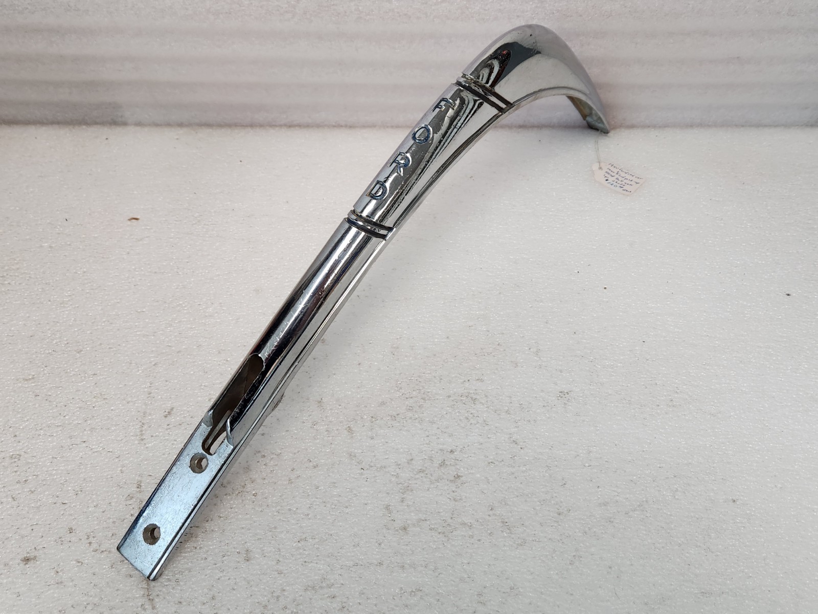 NOS OEM 1940 FORD STANDARD HOOD TRIM ORNAMENT BULL NOSE ORIGINAL 01A-8218-A NOS OEM 1940 FORD STANDARD HOOD TRIM ORNAMENT BULL NOSE ORIGINAL 01A-8218-A