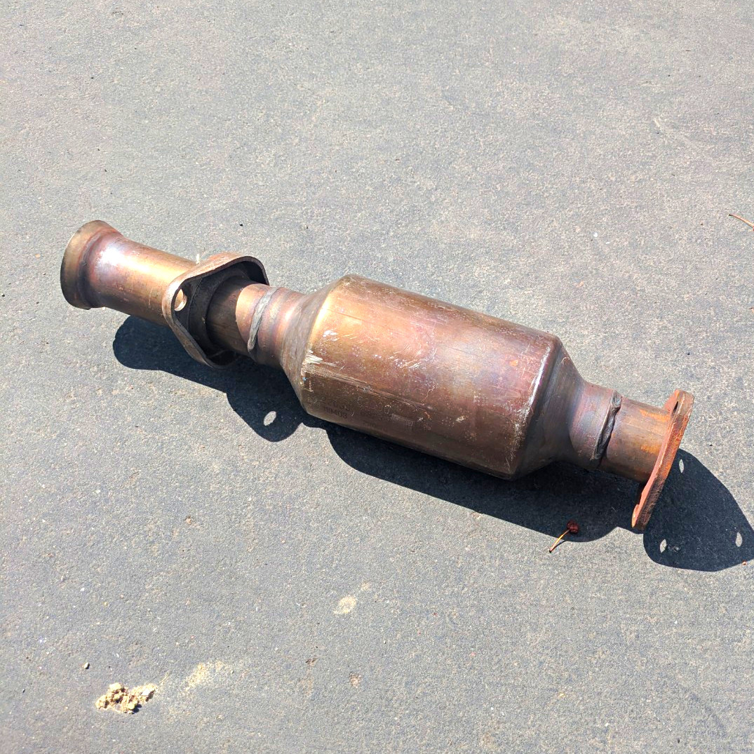 MagnaFlow 22636 Catalytic Converter 1992-1995 Honda Civic Accord 90-91 Integra