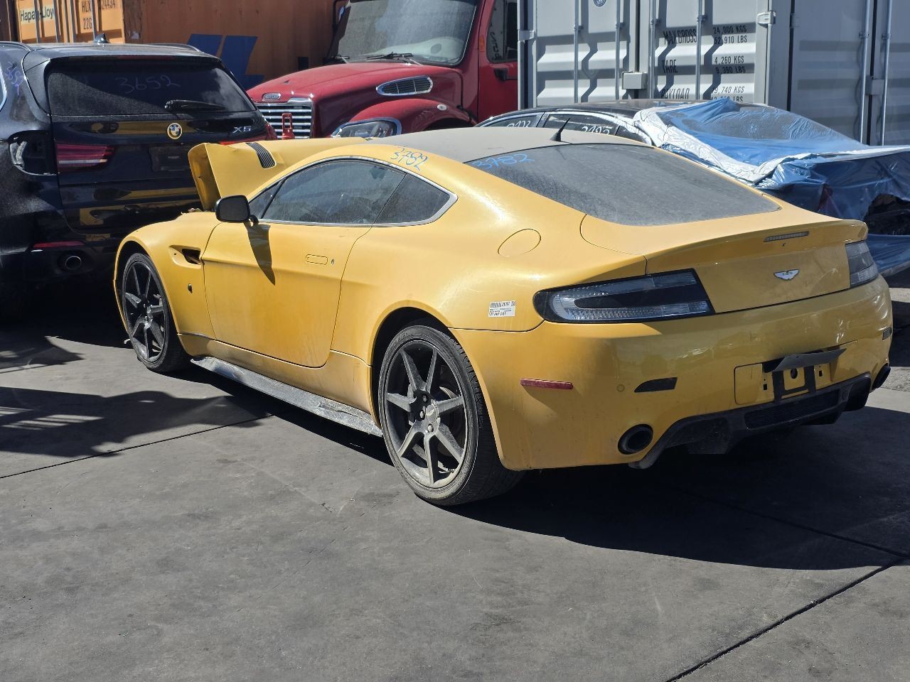 ASTON MARTIN VANTAGE   2007 Tail Light RIGHT/ PASSENGER 697435