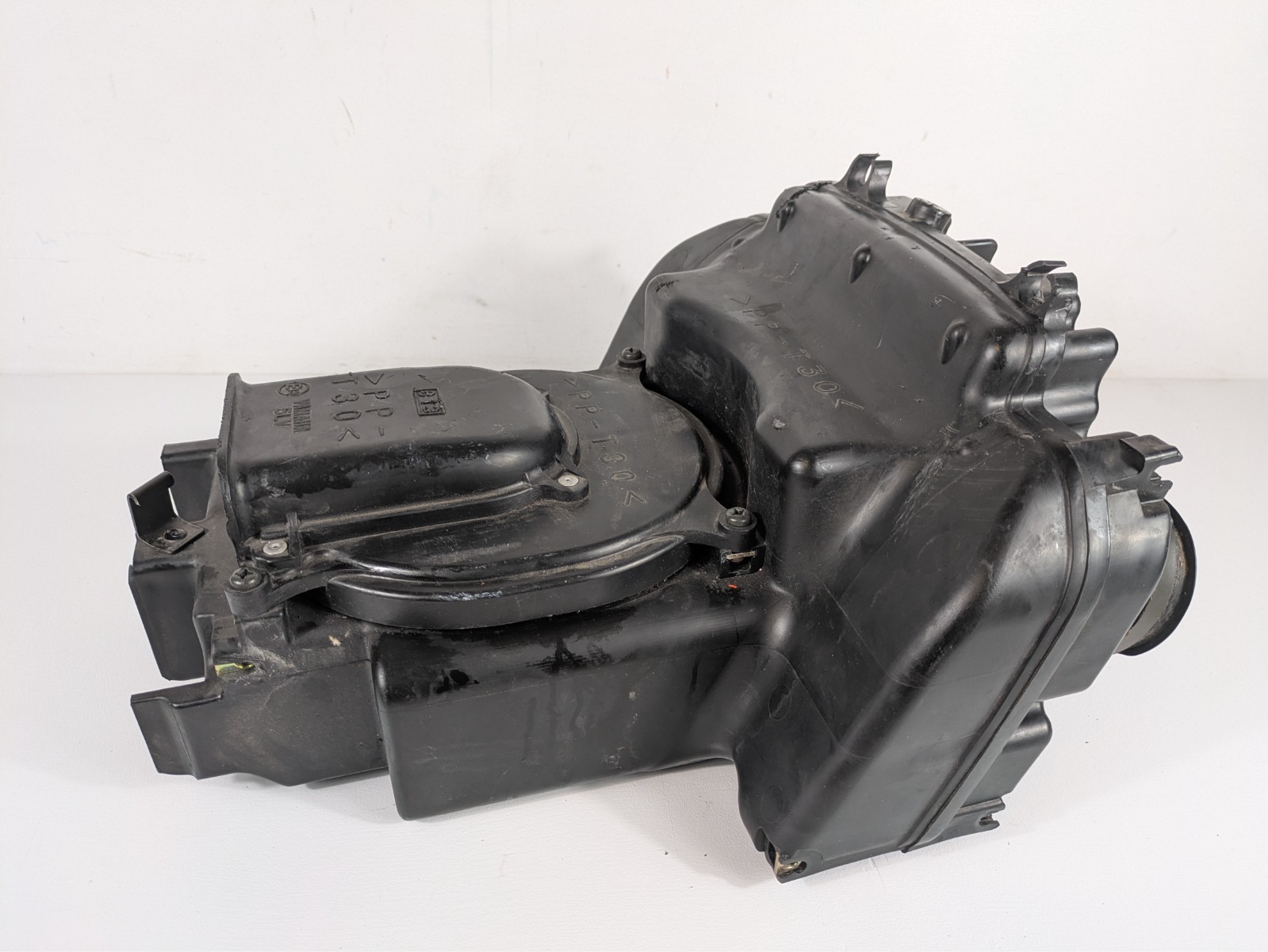 01-05 Yamaha FZ1 FZ1000 Fazer Air Intake Filter Box Airbox SEE PHOTOS