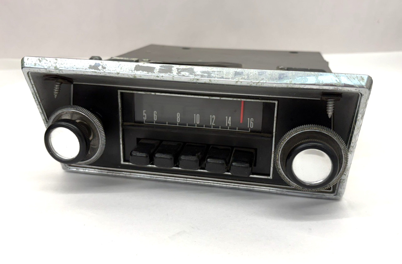 VTG 1969-72 Ford Push Button Truck AM Radio 12V w/ Bezel & Knobs Untested