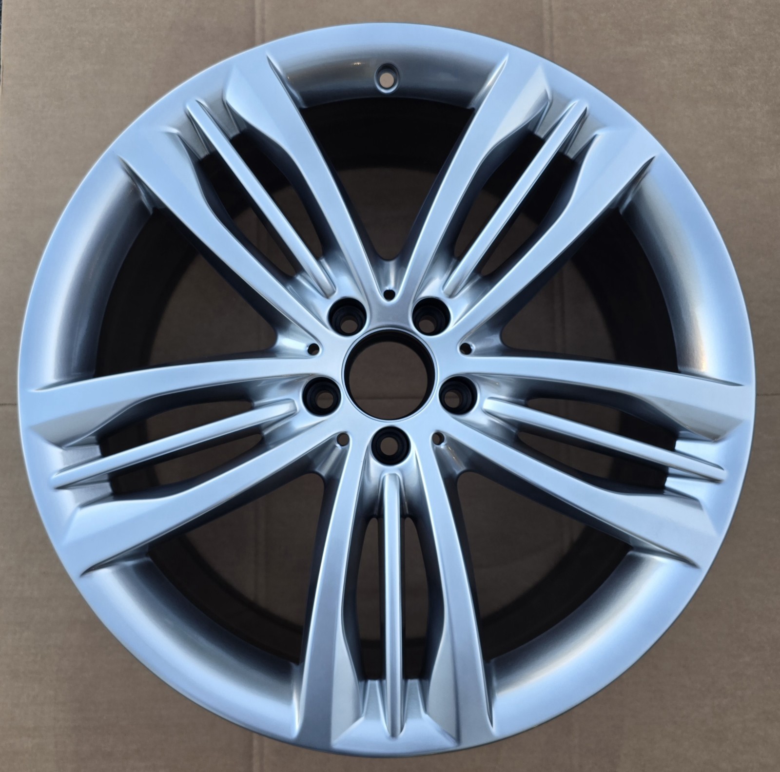 Mercedes Benz S Class Maybach OEM Wheel Rim 85597 2224013800 Mercedes Benz S Class Maybach OEM Wheel Rim 85597 2224013800