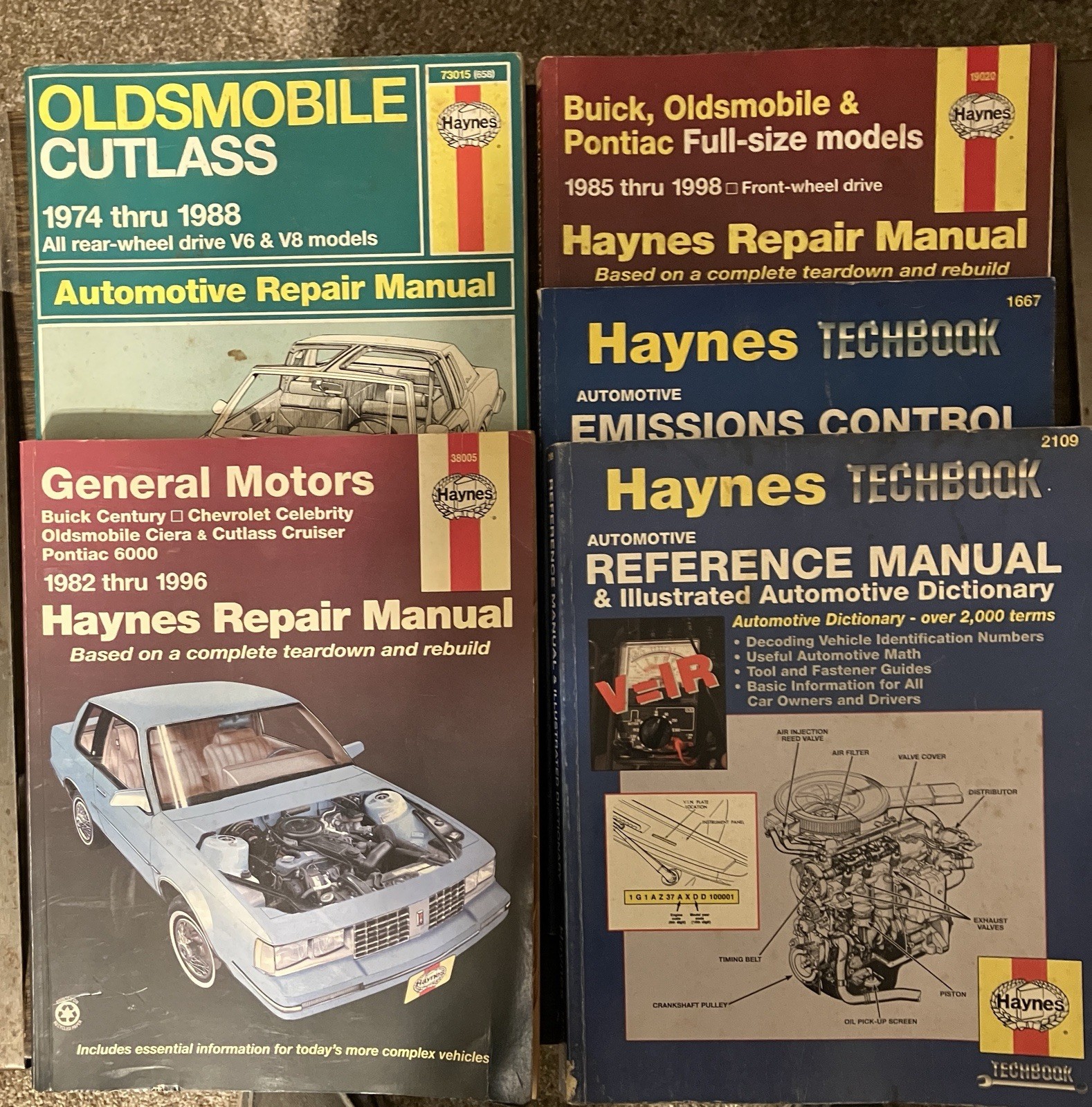 5 HAYNES AUTOMOTIVE REPAIR MANUALS OLDSMOBILE,GENERAL MOTORS AND 2 TECHBOOKS