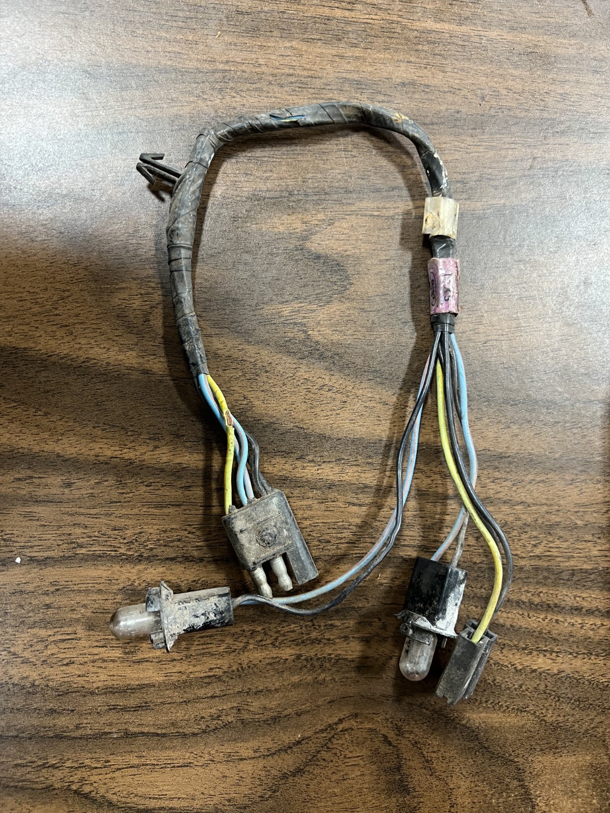71, 72, 73 MUSTANG CONSOLE HARNESS D1ZB-15A006-AA 4 SPEED 71, 72, 73 MUSTANG CONSOLE HARNESS D1ZB-15A006-AA 4 SPEED