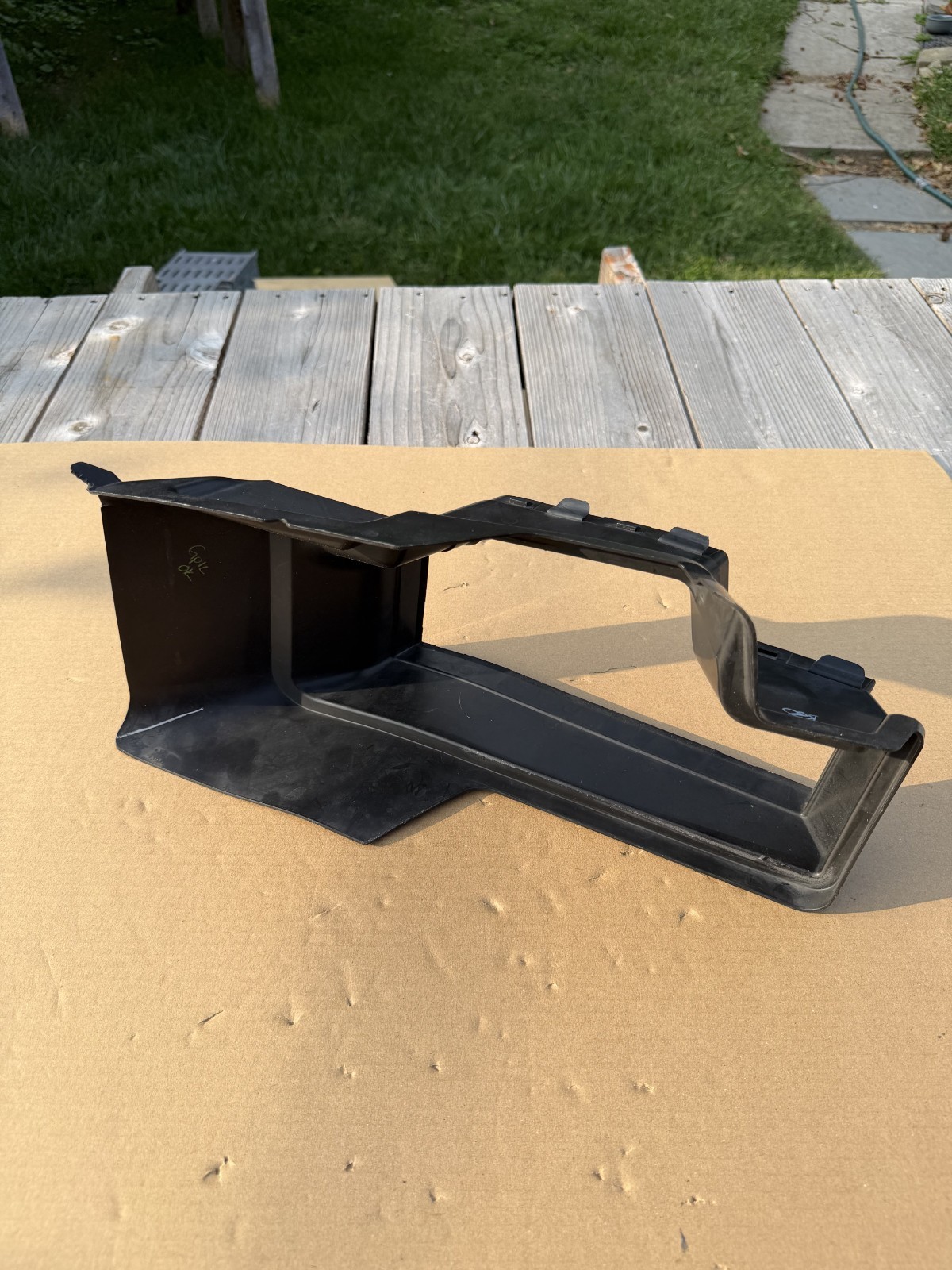 OEM BMW LEFT Radiator Support Air Duct 5174 8086033 OEM BMW LEFT Radiator Support Air Duct 5174 8086033