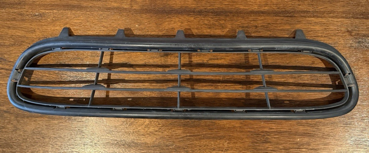 2001-2005 Porsche 911 Front Bumper Grille - Center - Black - 996.505.561.00 2001-2005 Porsche 911 Front Bumper Grille - Center - Black - 996.505.561.00