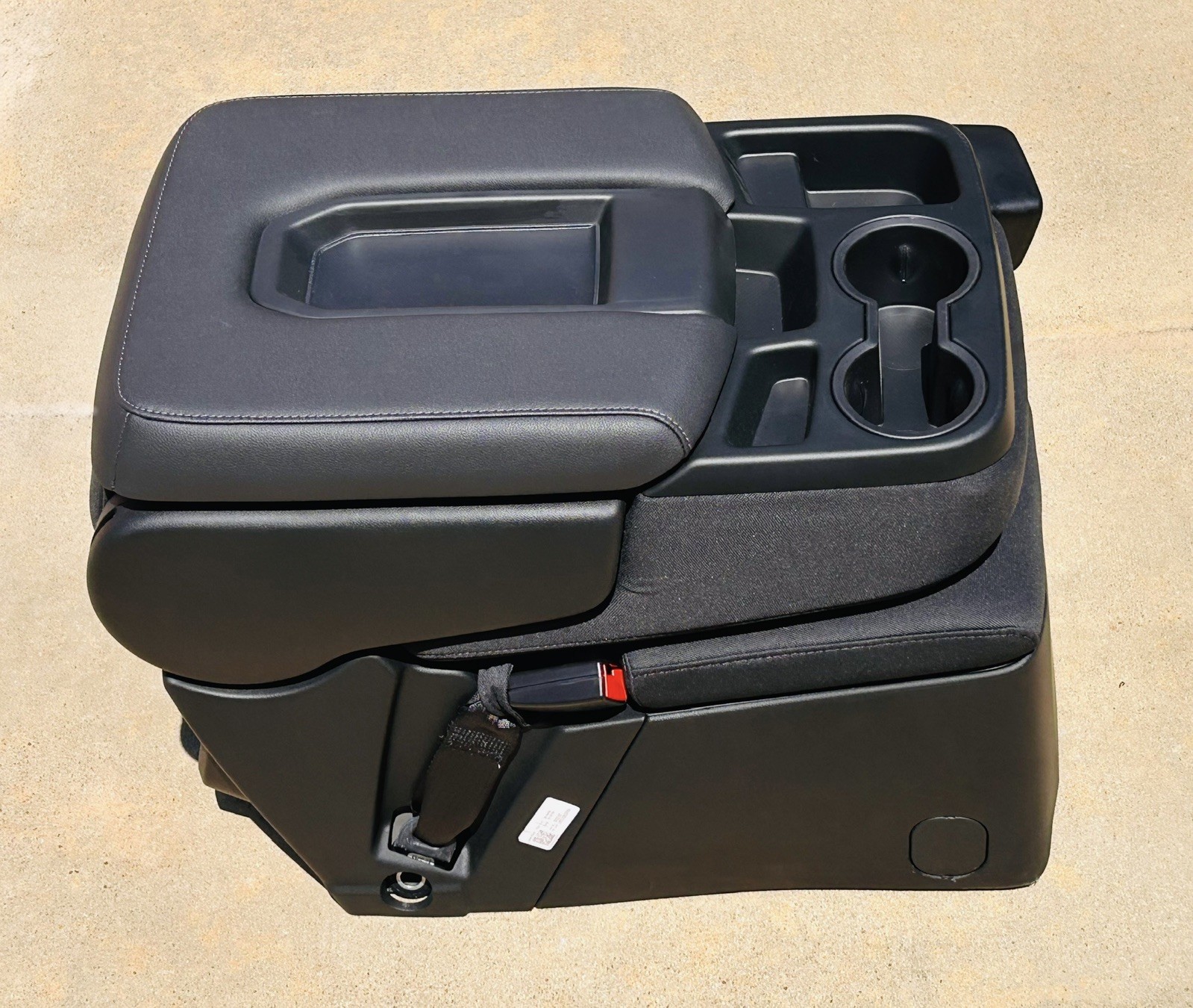 2019 - 2026 CHEVY SILVERADO TAHOE CENTER CONSOLE SEAT *free shipping*