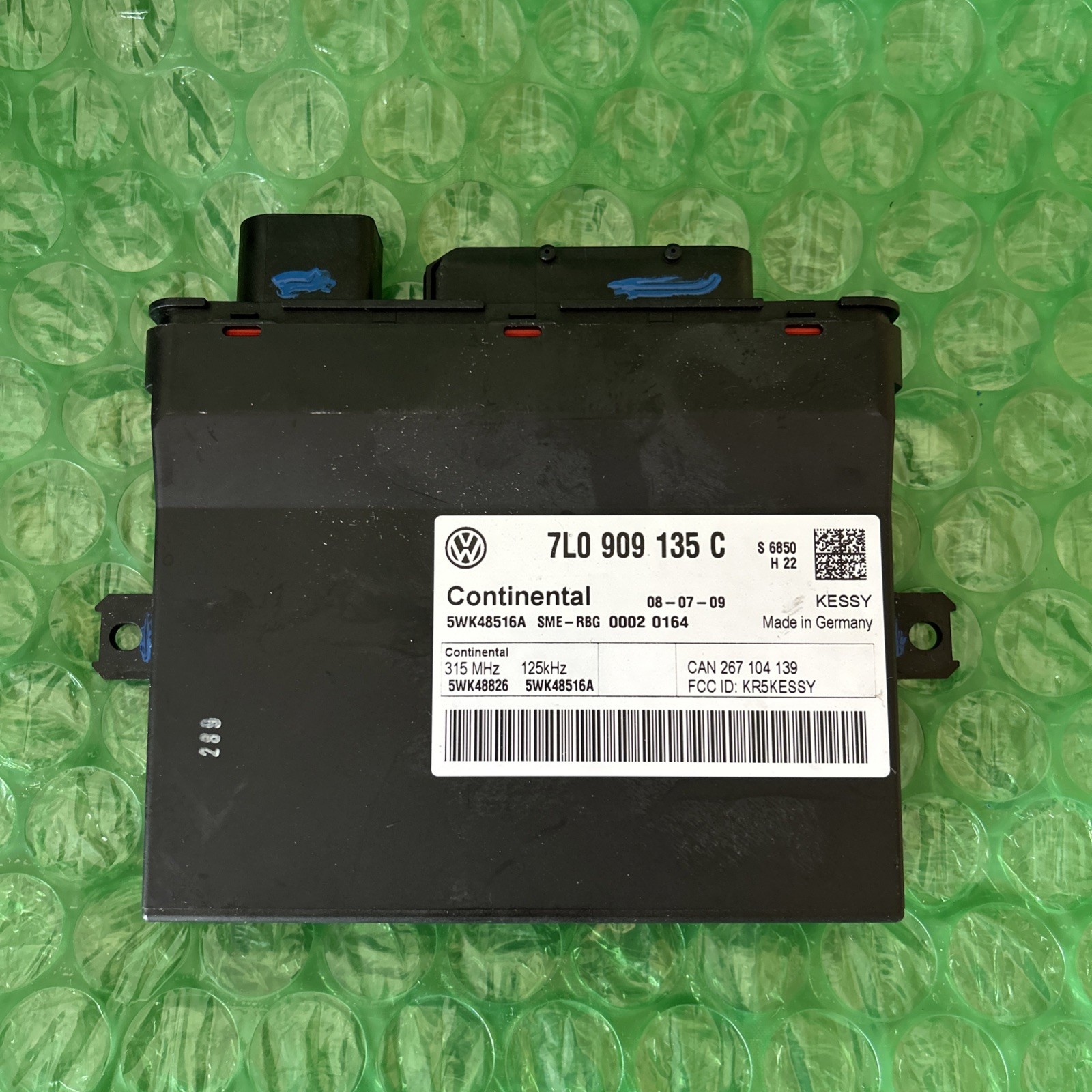 2004 - 2010 VW TOUAREG - KEYLESS ENTRY / KESSY CONTROL MODULE 2004 - 2010 VW TOUAREG - KEYLESS ENTRY / KESSY CONTROL MODULE