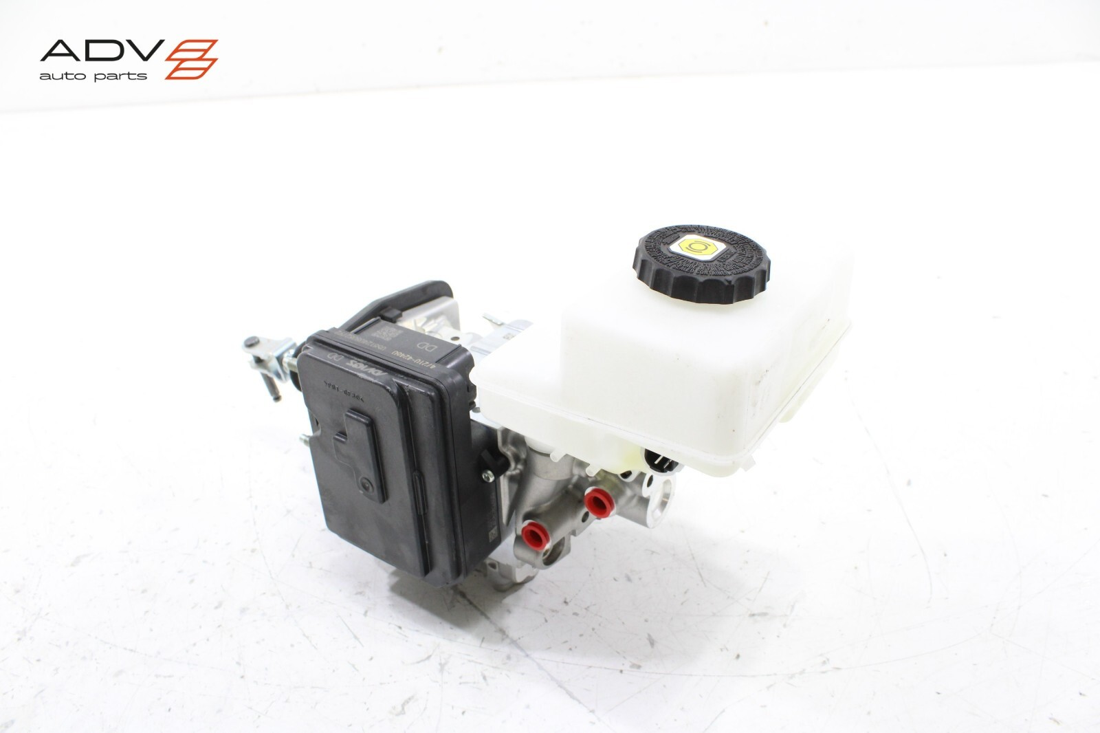 2024 - 2025 TOYOTA BZ4X POWER BRAKE MASTER CYLINDER W/ RESERVOIR TANK OEM