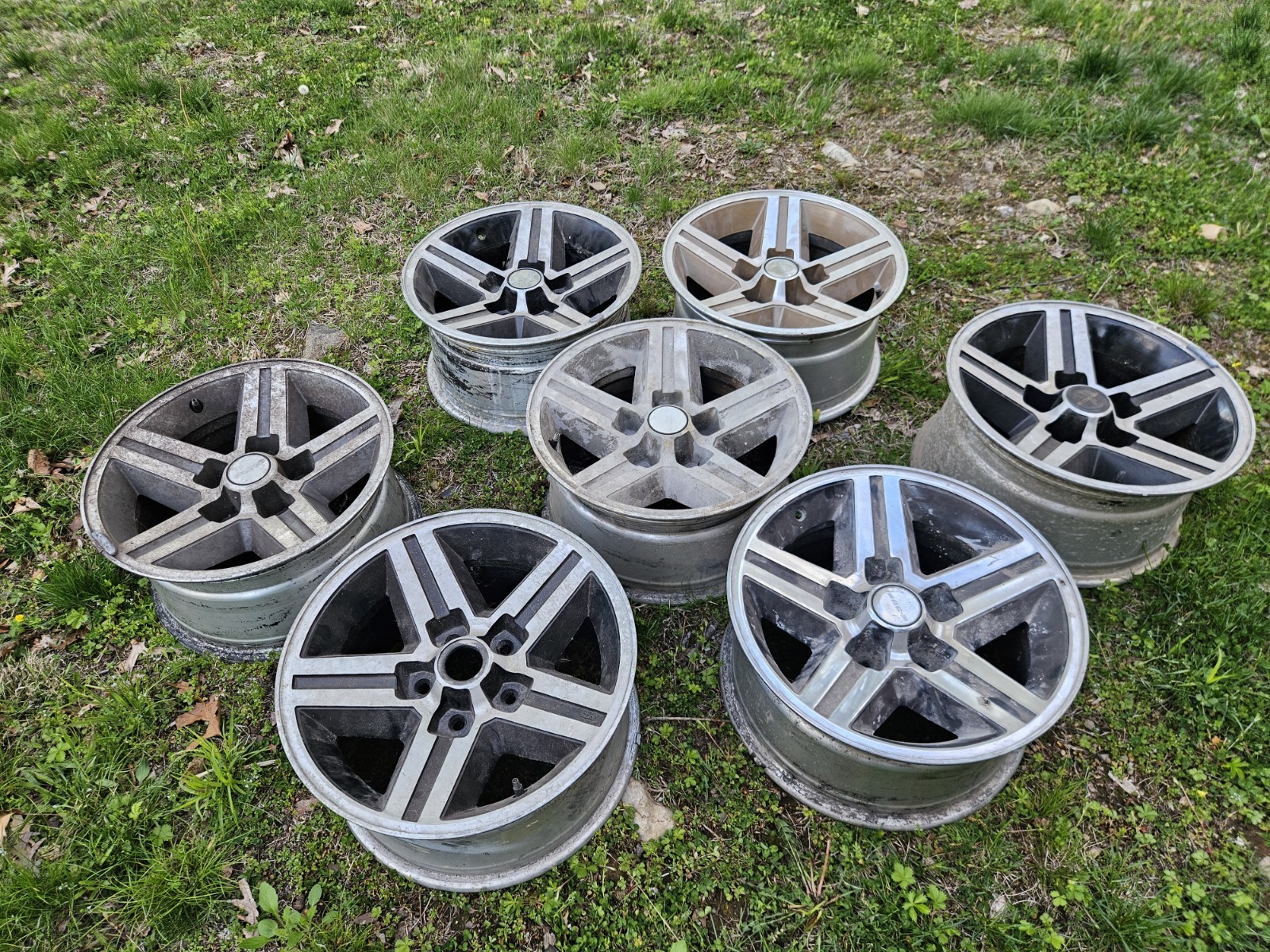 1985-1987 Camaro Iroc Wheel 16 Inch Front Rear Set Of 7 16x8 1985-1987 Camaro Iroc Wheel 16 Inch Front Rear Set Of 7 16x8