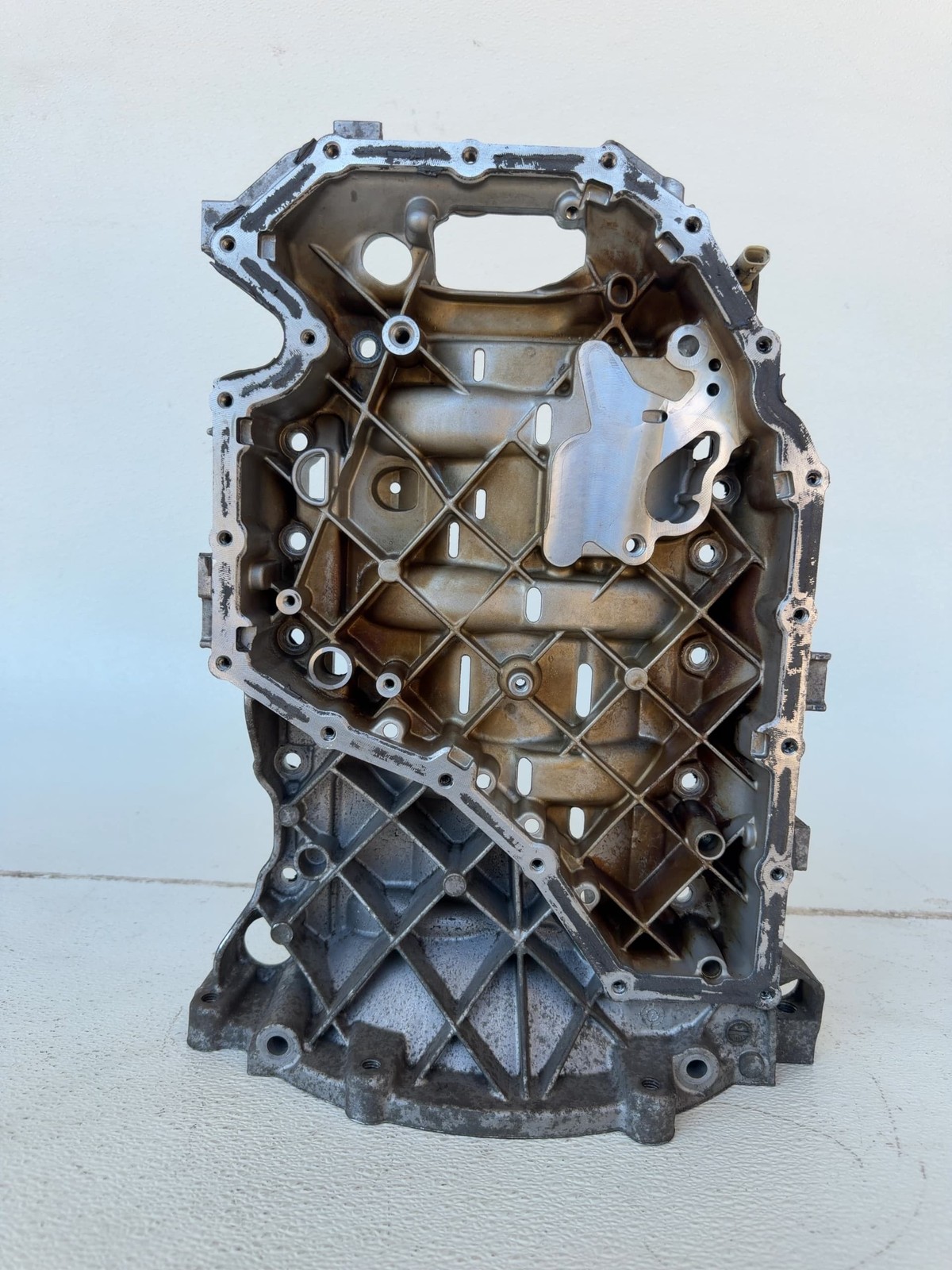2008-2017 Audi A4 A5 1.8T 2.0T Engine Upper Oil Pan 06H115243J 2008-2017 Audi A4 A5 1.8T 2.0T Engine Upper Oil Pan 06H115243J