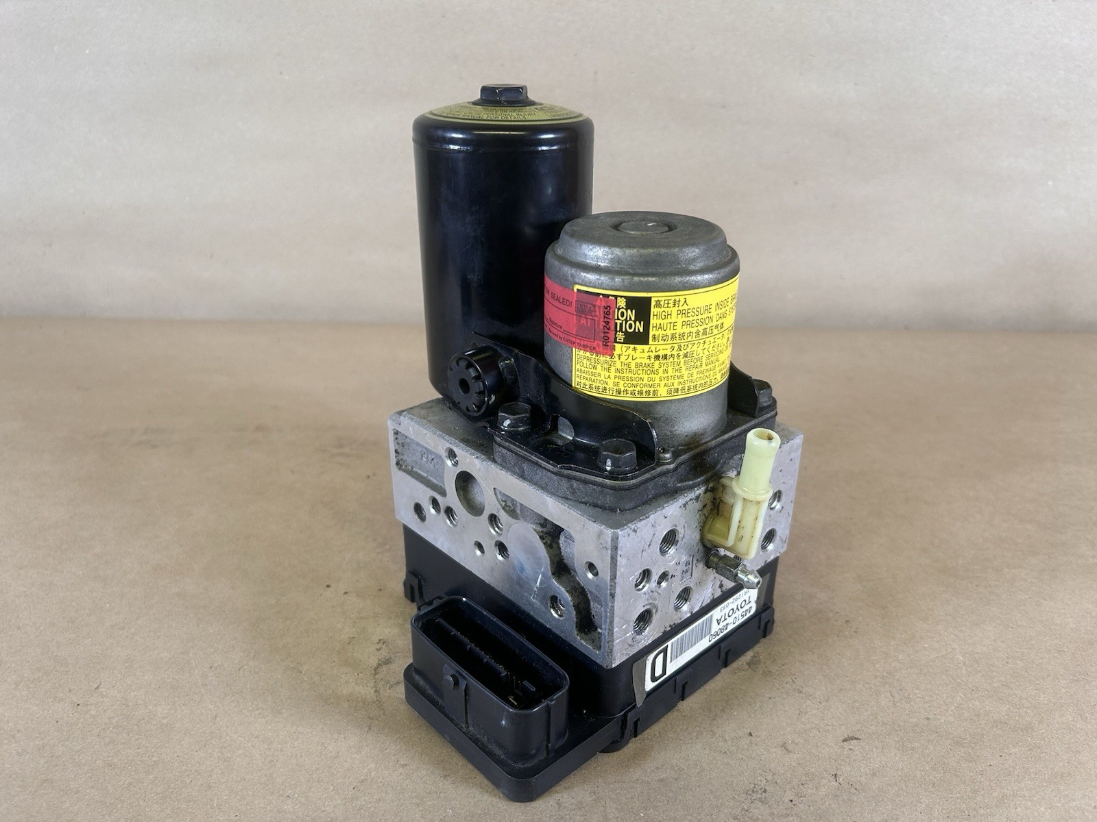 2006-2009 Lexus RX400H Toyota Highlander Hybrid ABS Pump FOR PARTS 44510-48060 2006-2009 Lexus RX400H Toyota Highlander Hybrid ABS Pump FOR PARTS 44510-48060