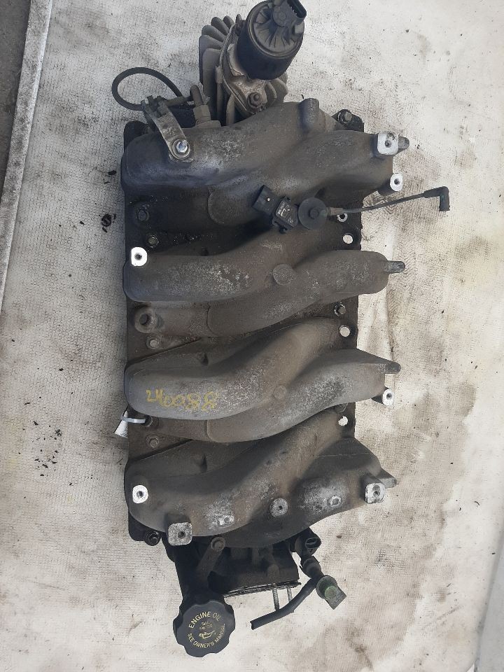 2001-2007 GMC SIERRA 2500 PICKUP Intake Manifold Classic 8.1L OEM UNIT