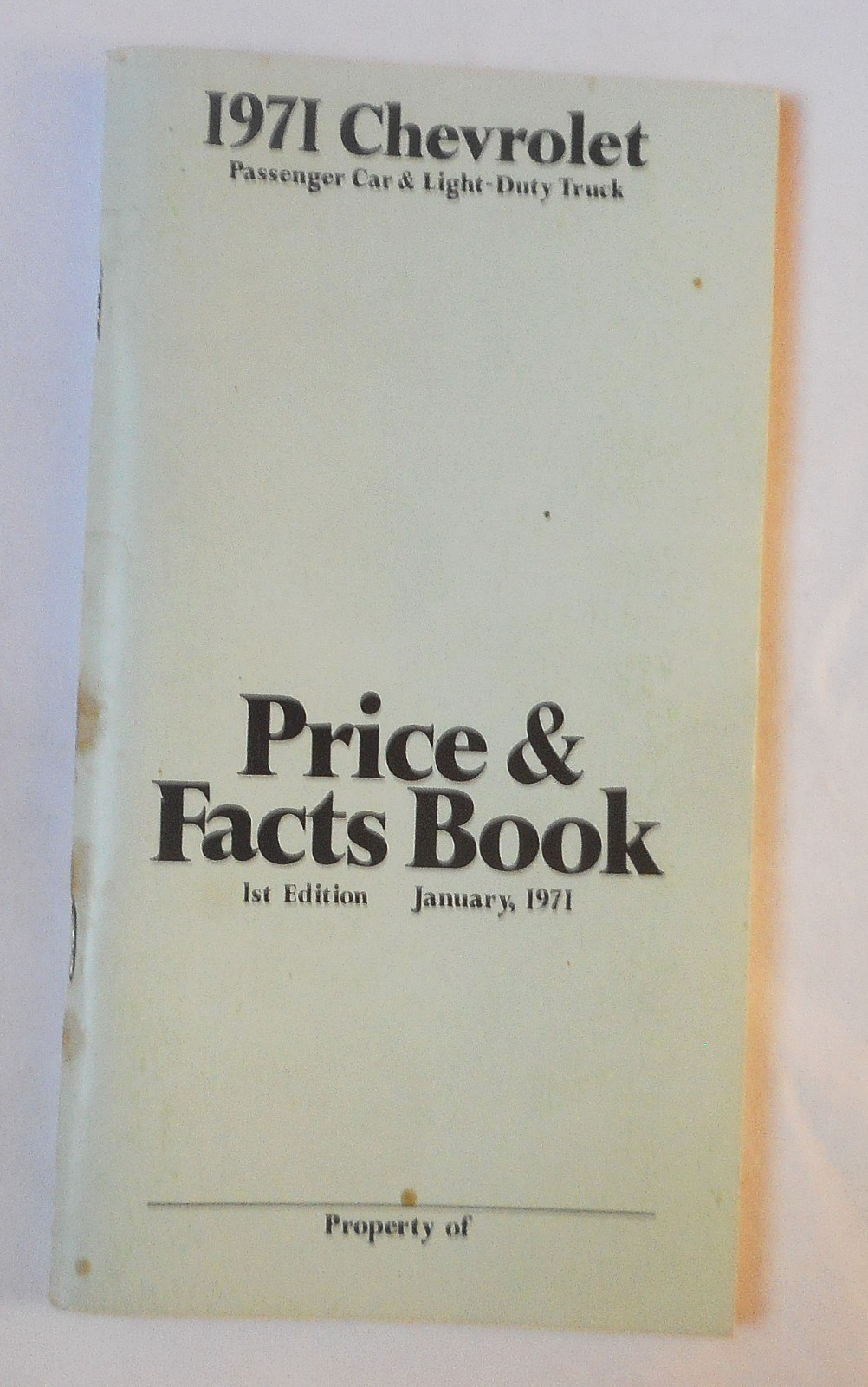 1971 CHEVROLET CAR AND TRUCK PRICE AND FACTS DEALER BOOK ALL MODELS ORIGINAL 