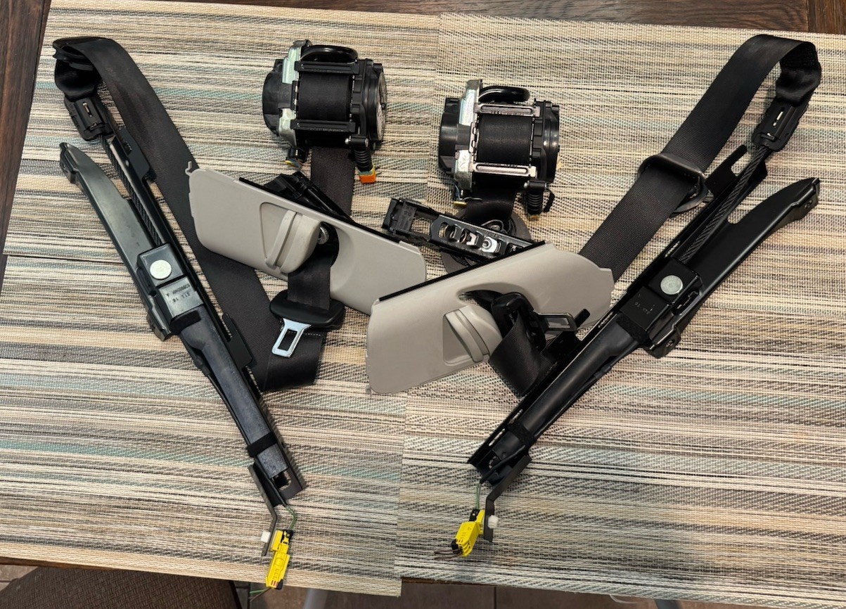 2015-2019 Volkswagen Golf Right / Left Passenger / Driver Seat Belts Retractors