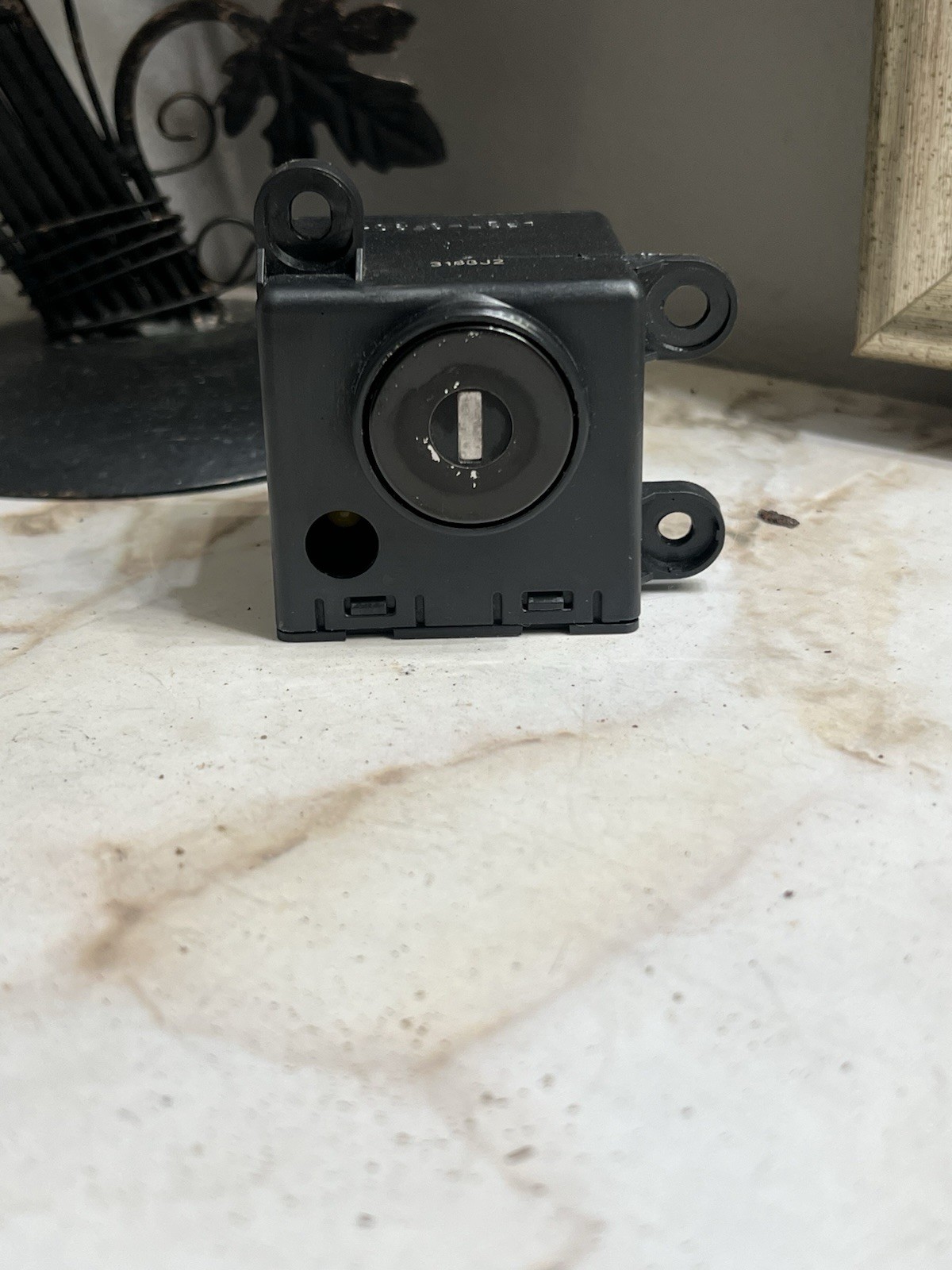99-07 Ford Super Duty F250 F350 Passenger On/Off Disable Switch F81B-14B268-AE 99-07 Ford Super Duty F250 F350 Passenger On/Off Disable Switch F81B-14B268-AE