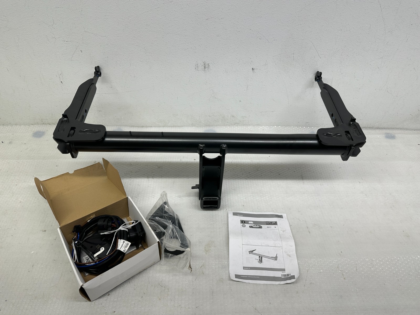 2018-2023 AUDI Q5 SQ5 REAR TOW TRAILER HITCH OEM 80A092115 New