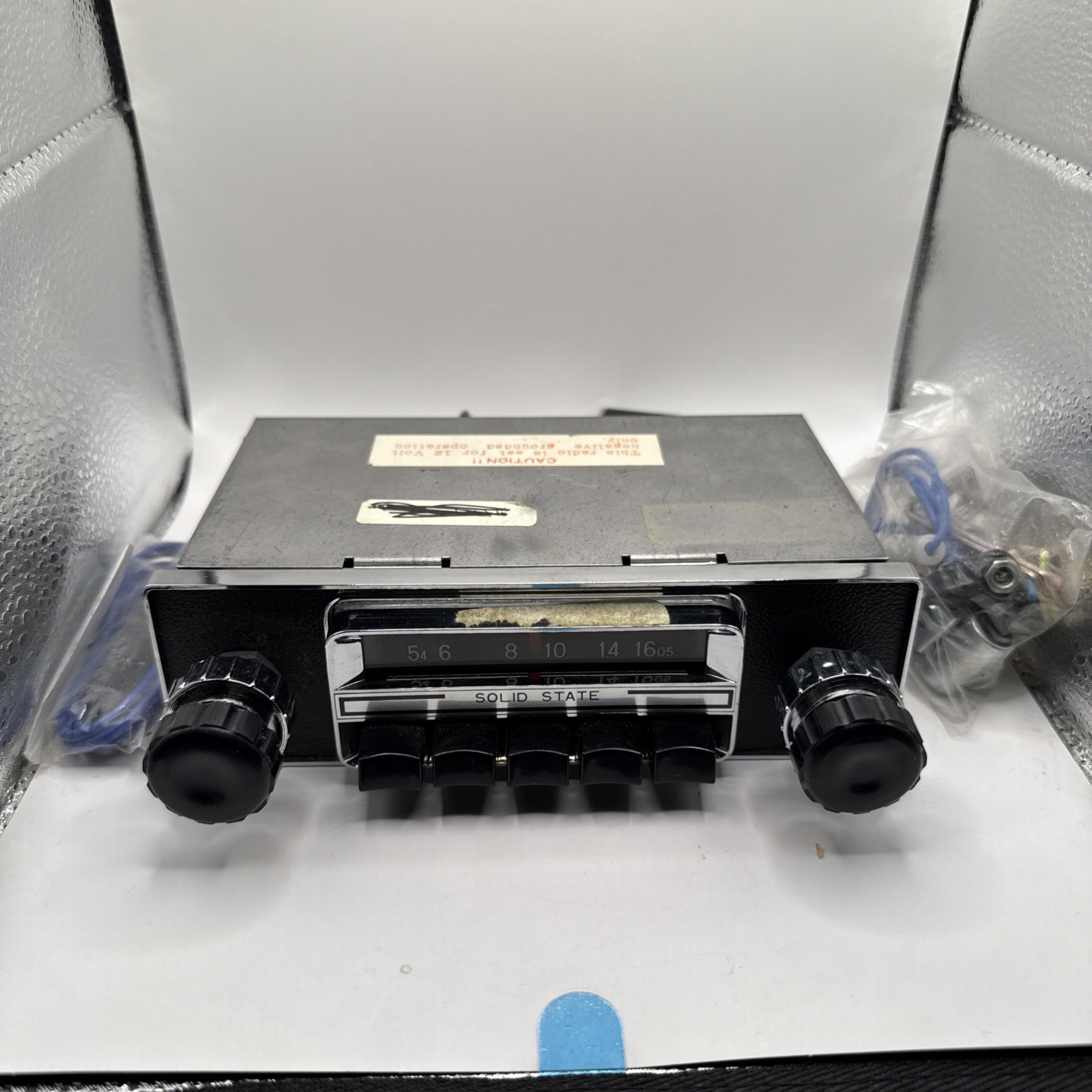 Vintage Classic Solid State Car Radio Vintage Classic Solid State Car Radio